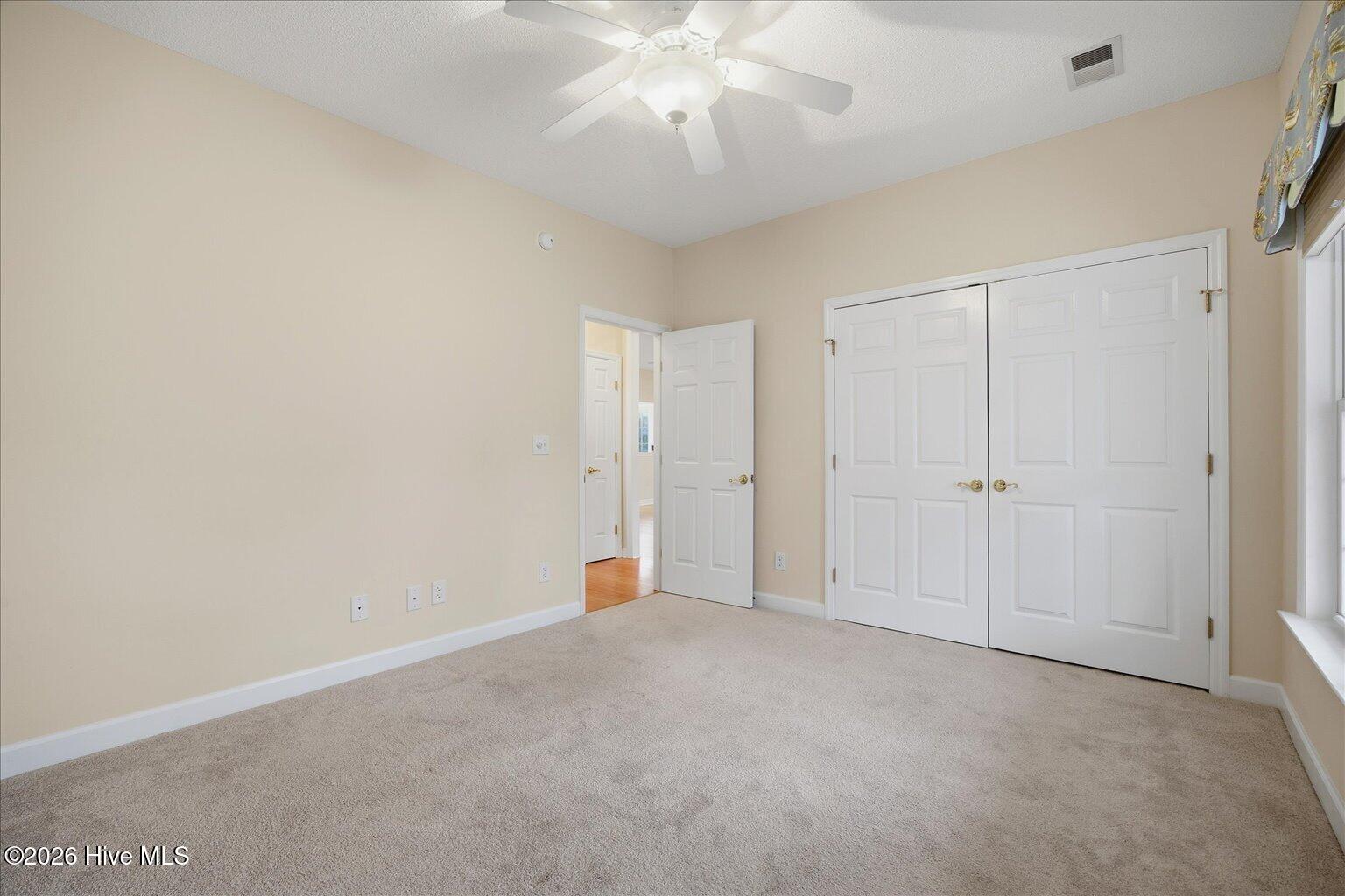 100553011 | Photo 35