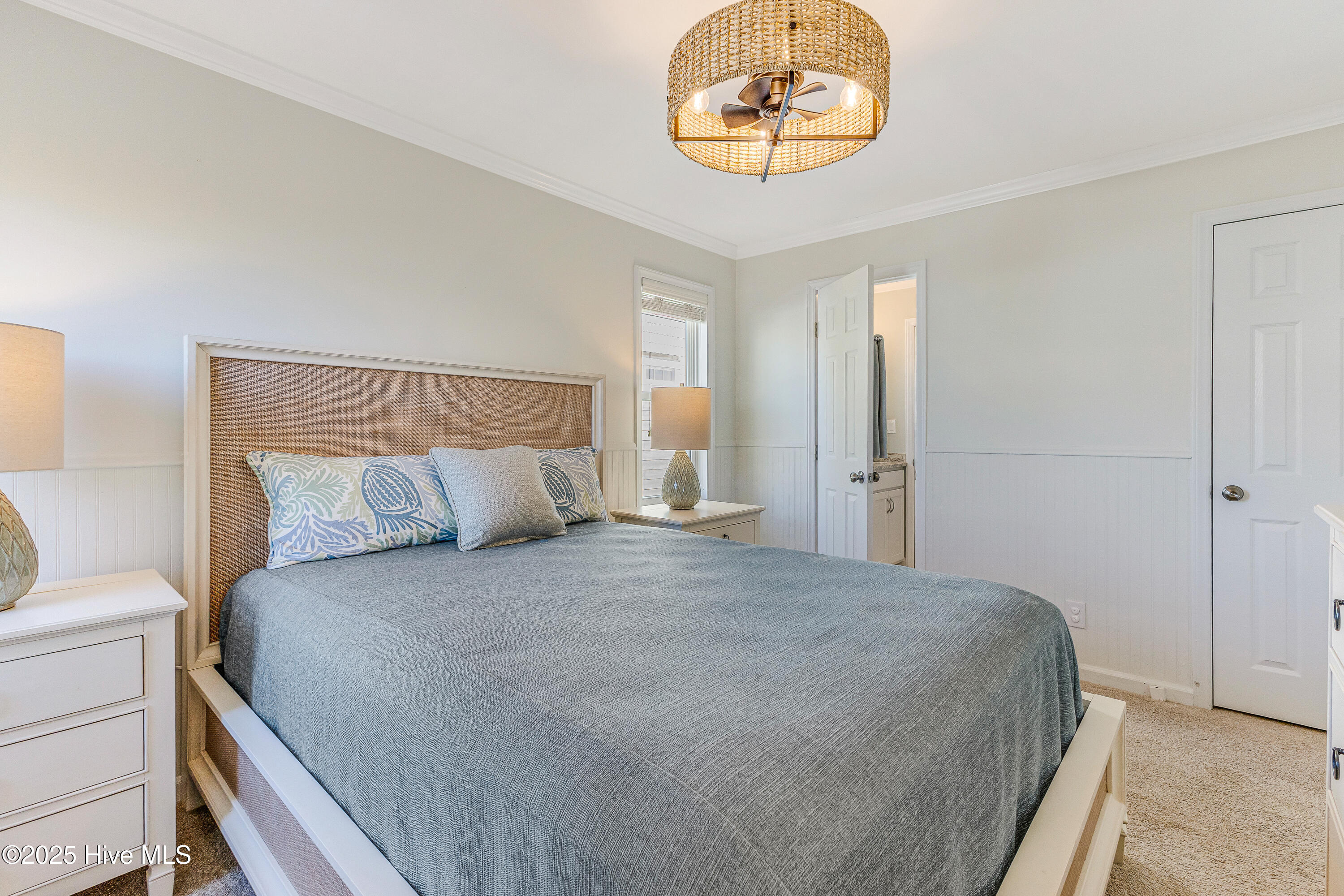 100540899 | Photo 43