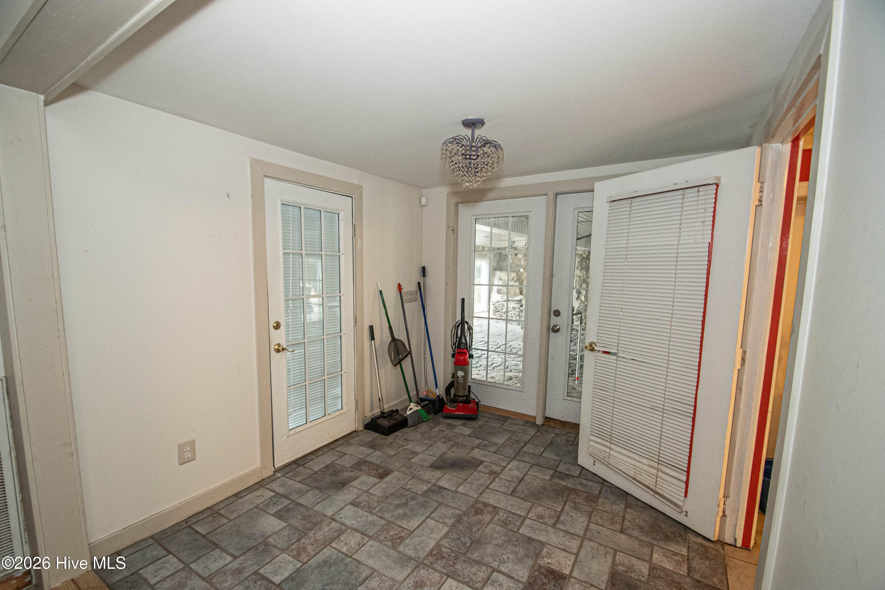 100554642 | Photo 73