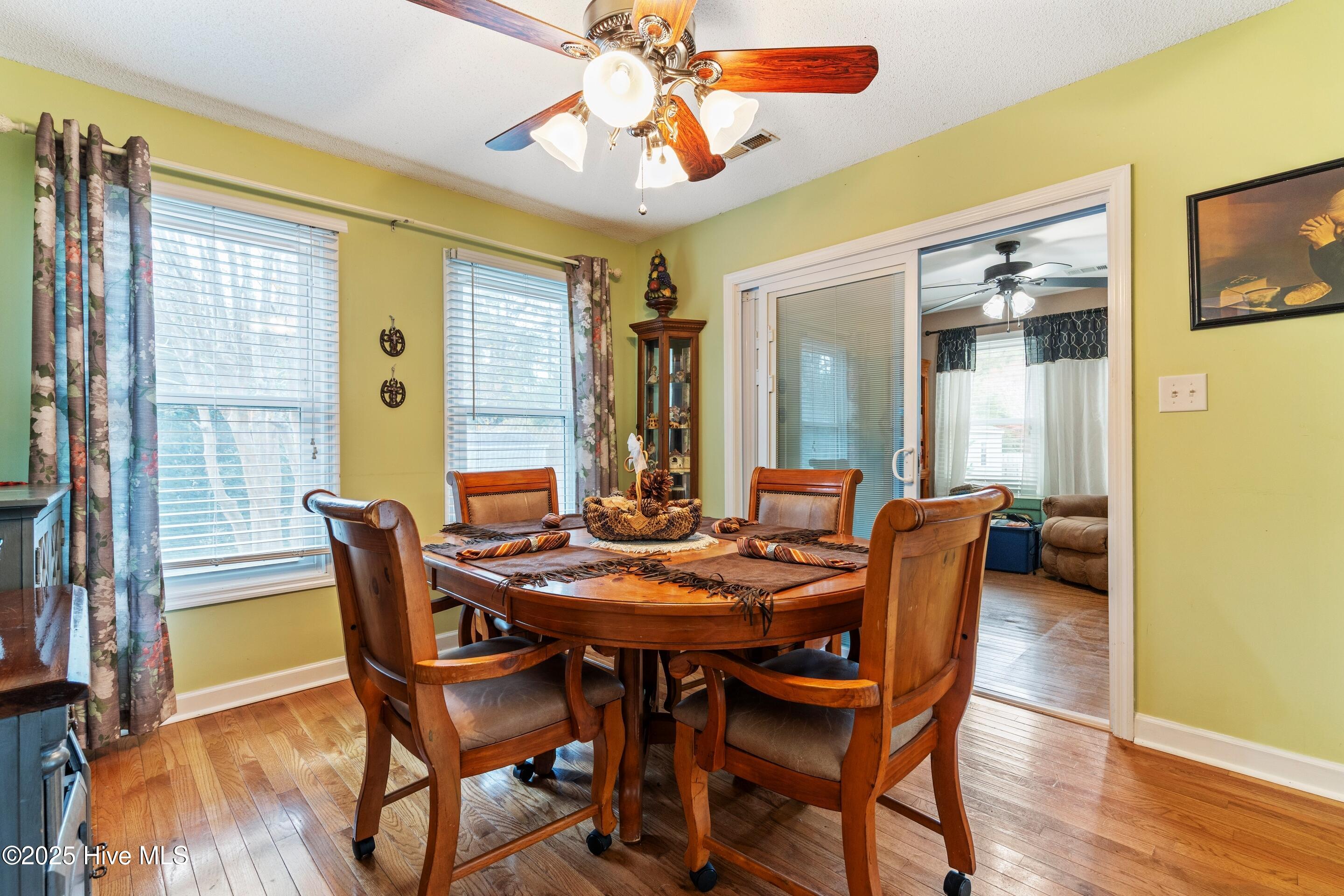 100543561 | Photo 14