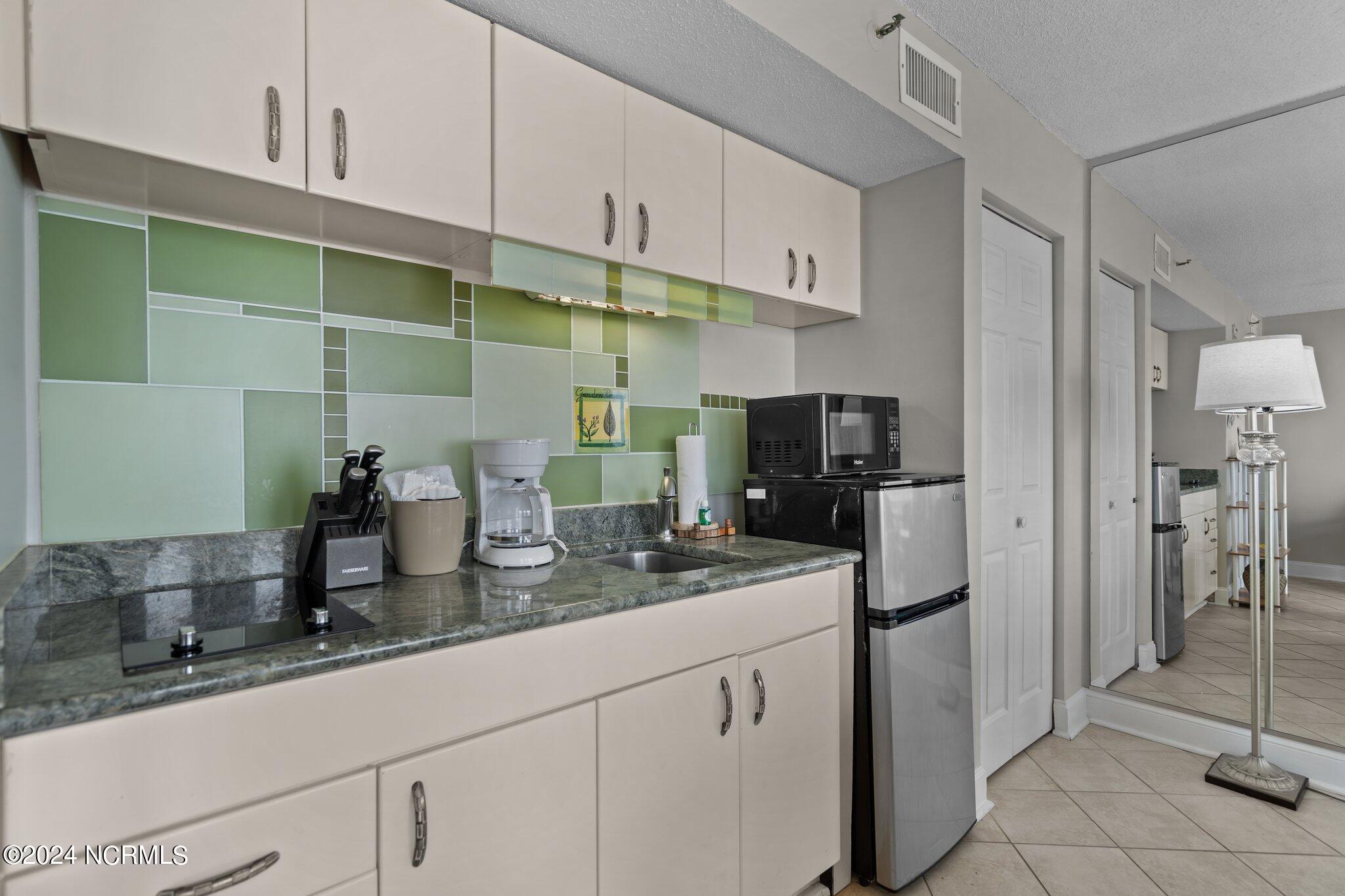 100531312 | Photo 22