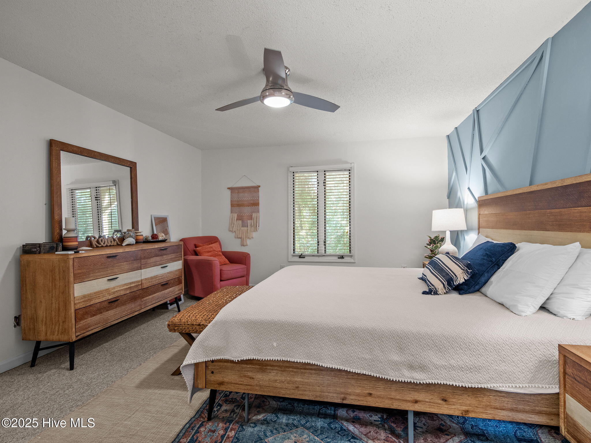 100530598 | Photo 22