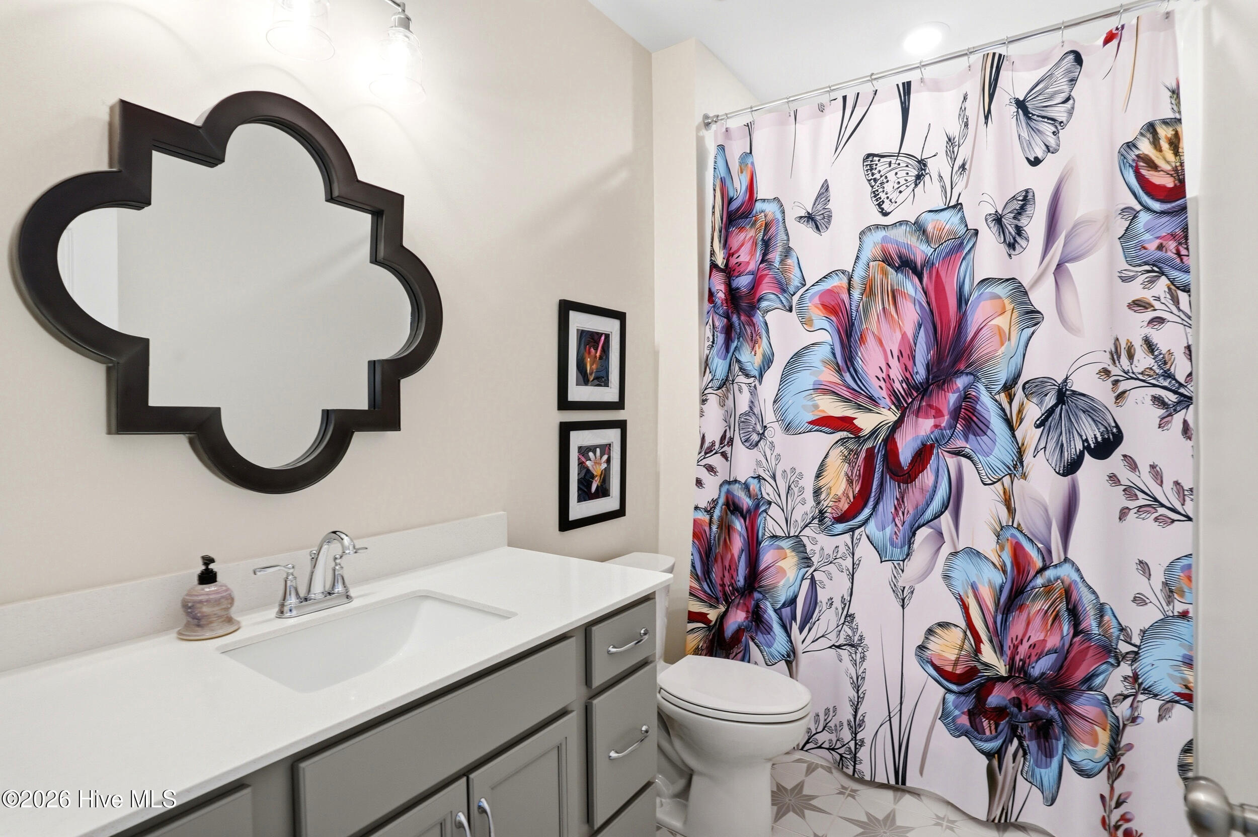 100569050 | Photo 18