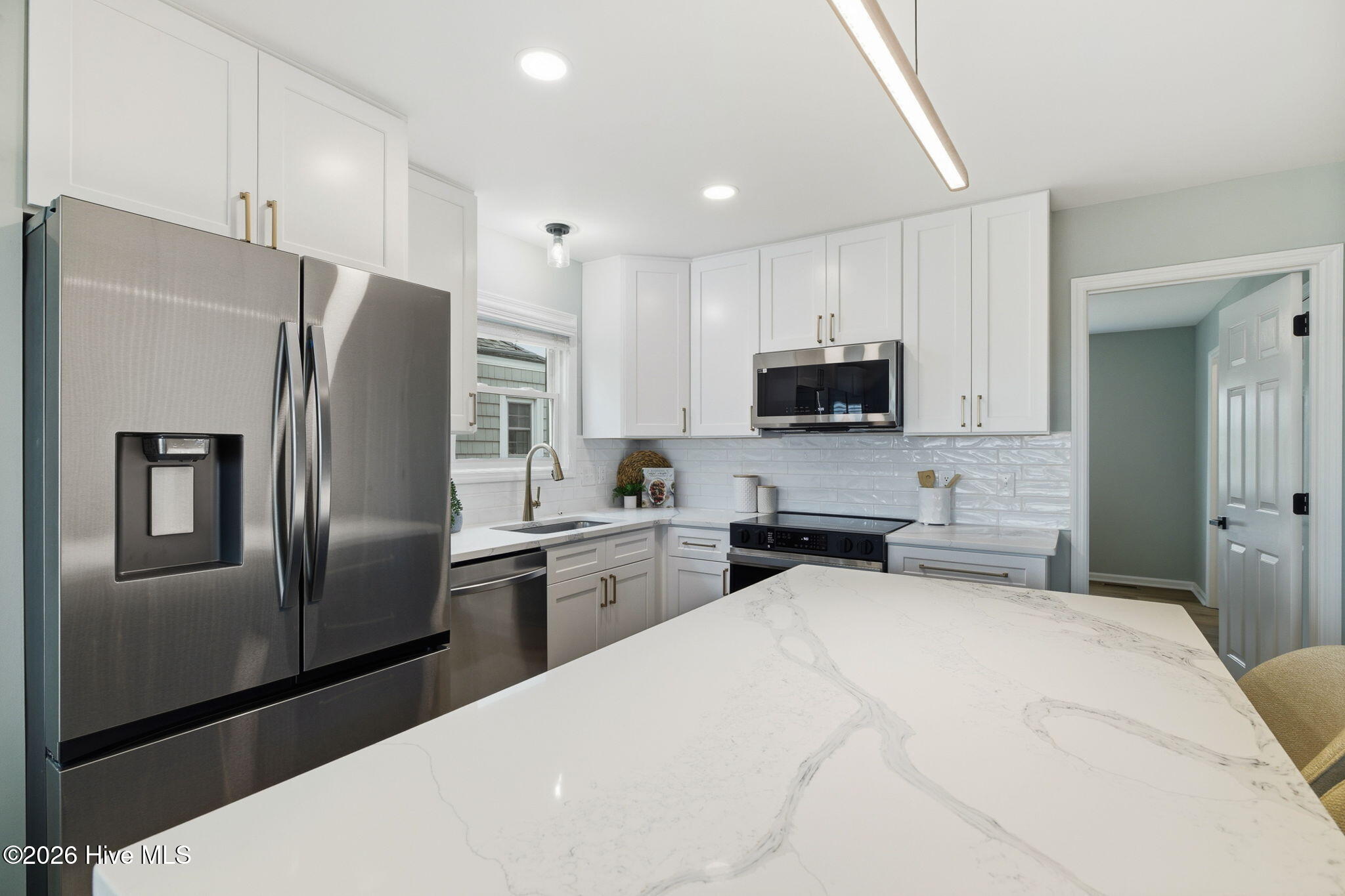 100557260 | Photo 16