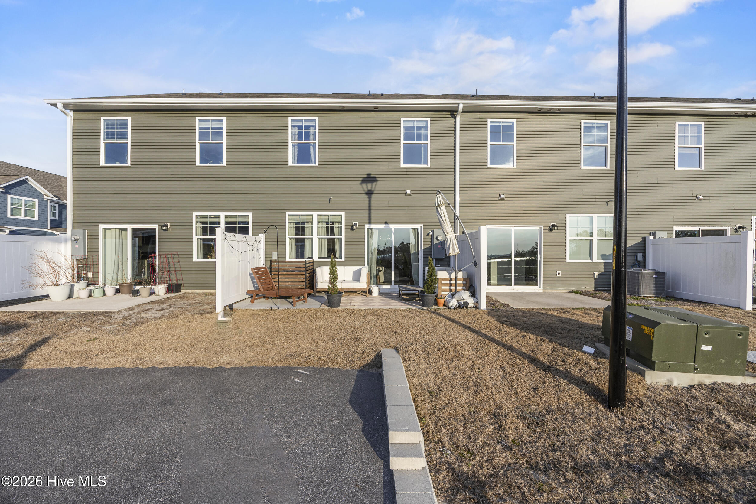 100554474 | Photo 35