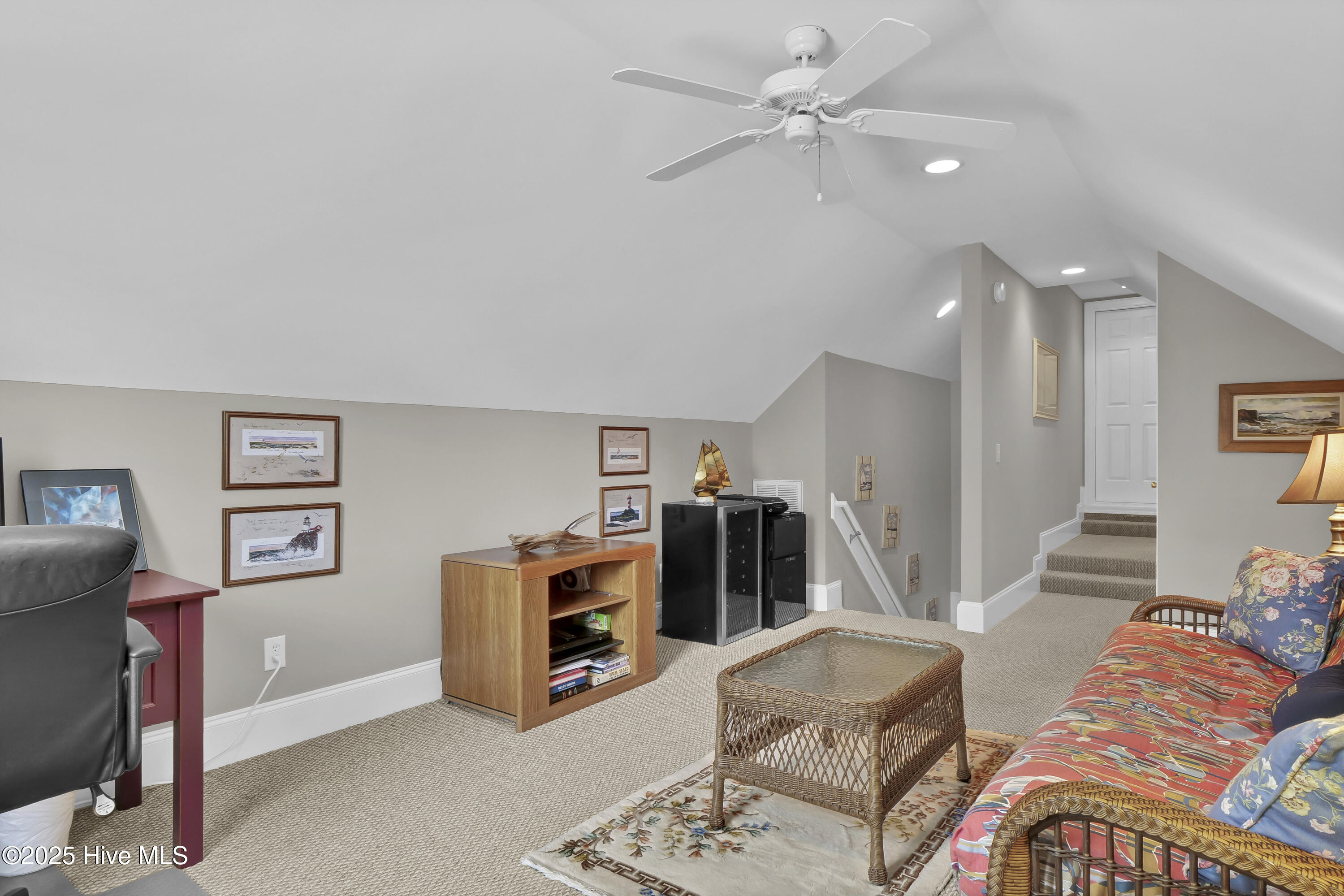 100533946 | Photo 39