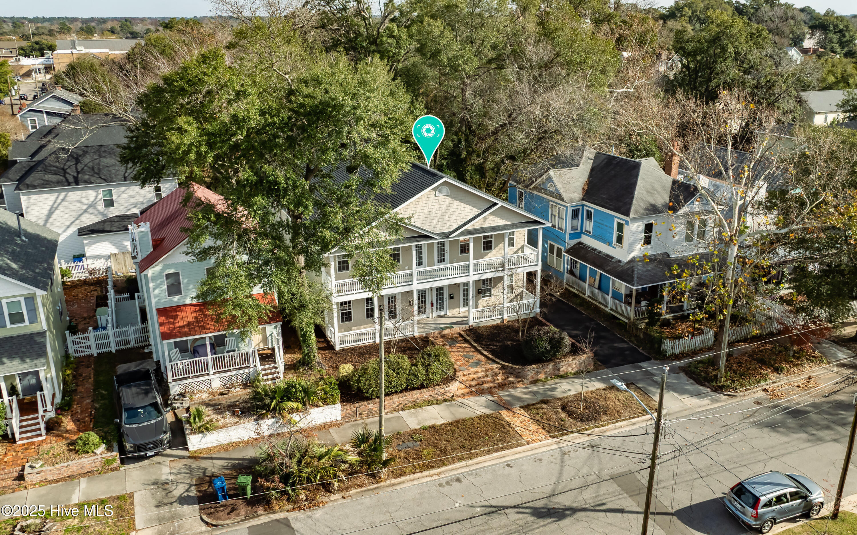 100563181 | Photo 42