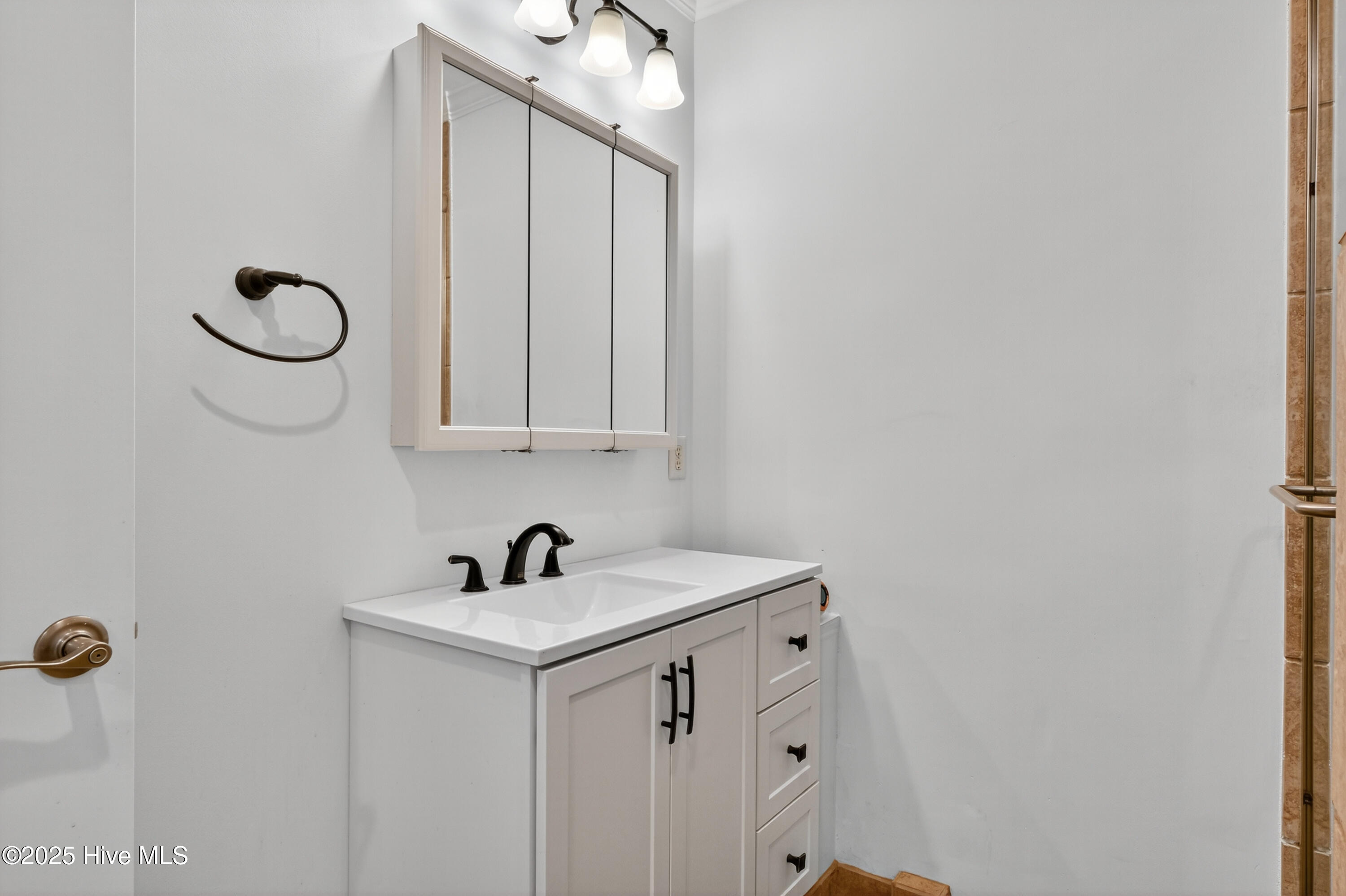 100524074 | Photo 19