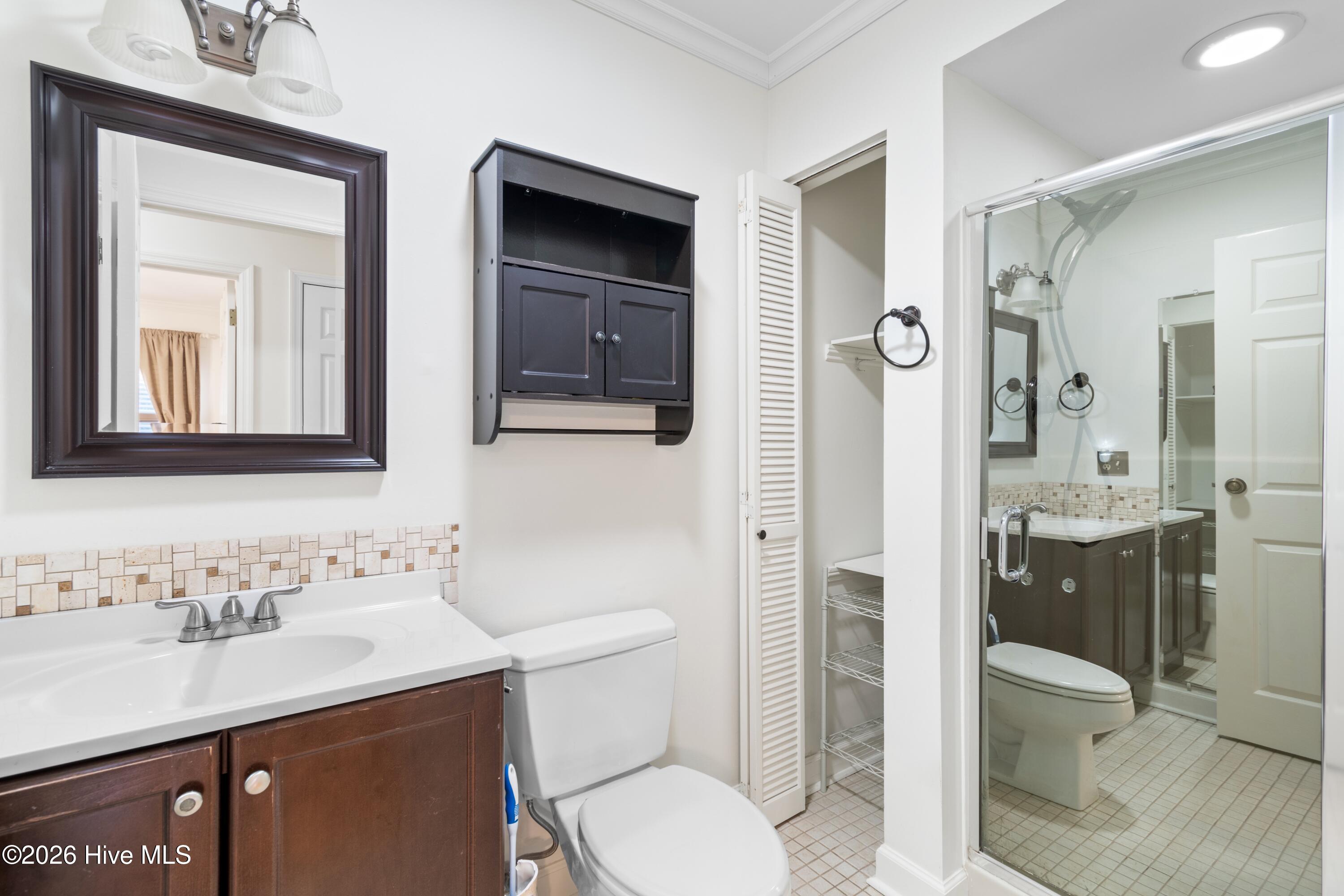 100549008 | Photo 26