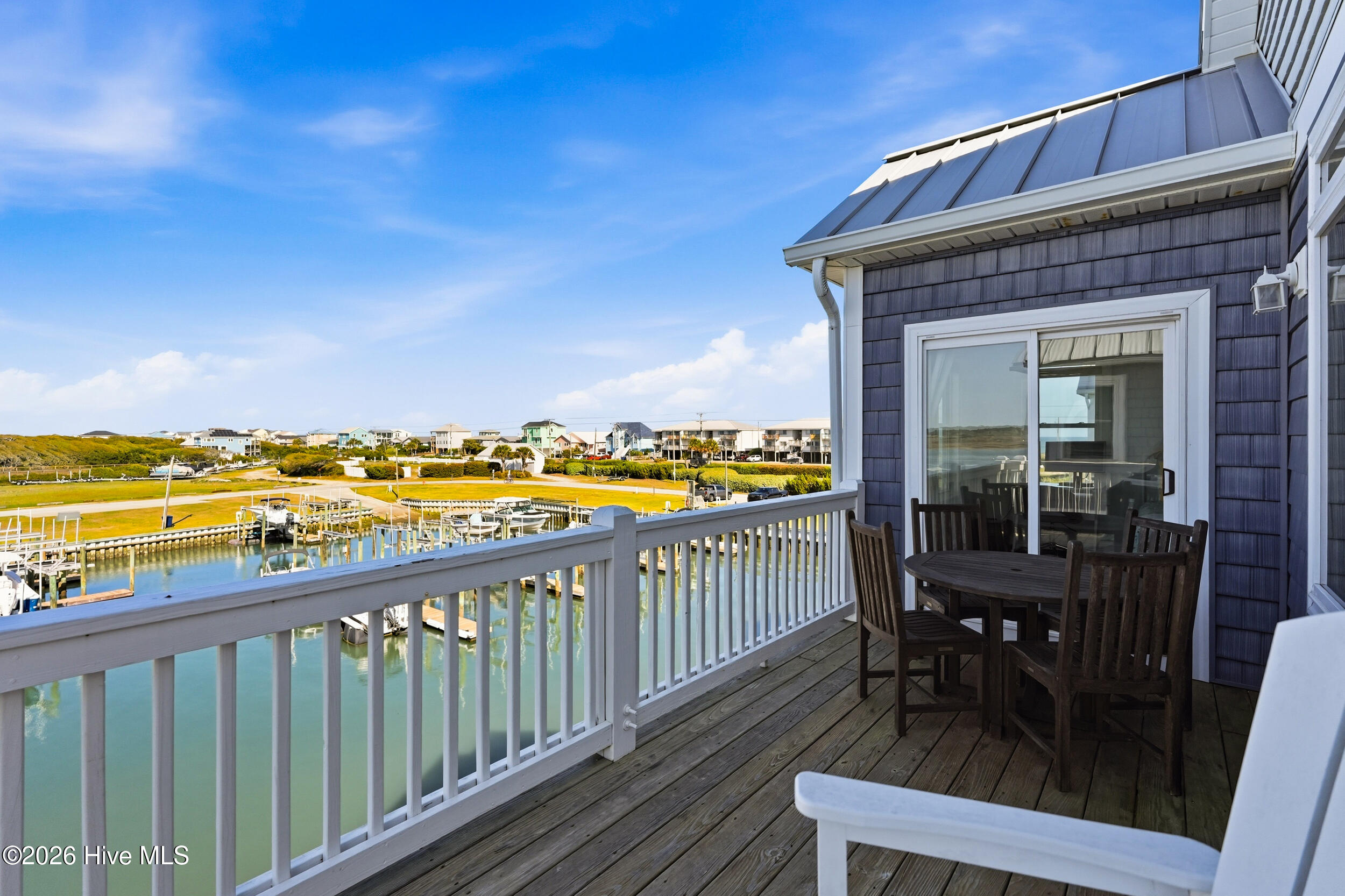 100565871 | Photo 48