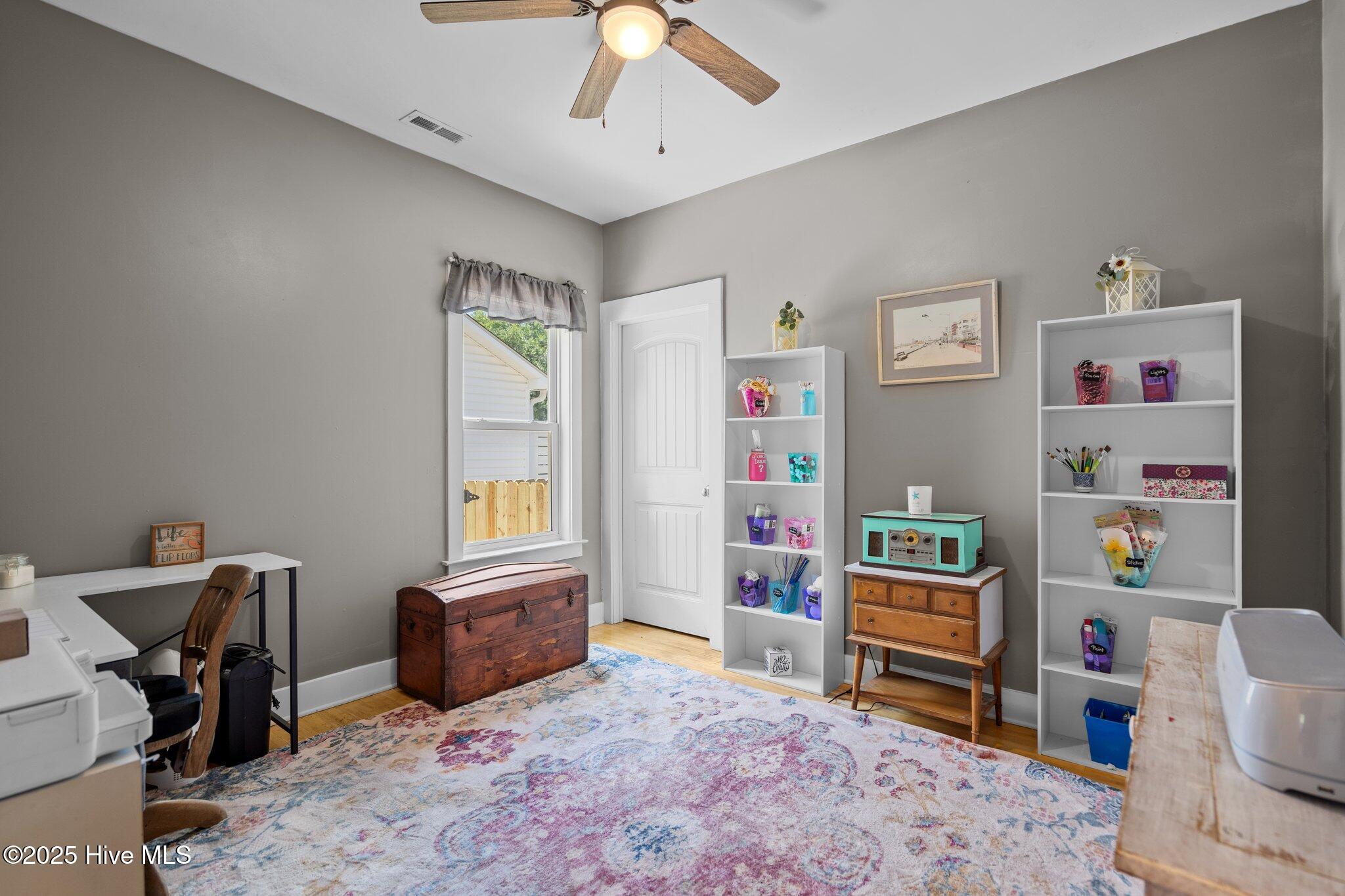 100516746 | Photo 25