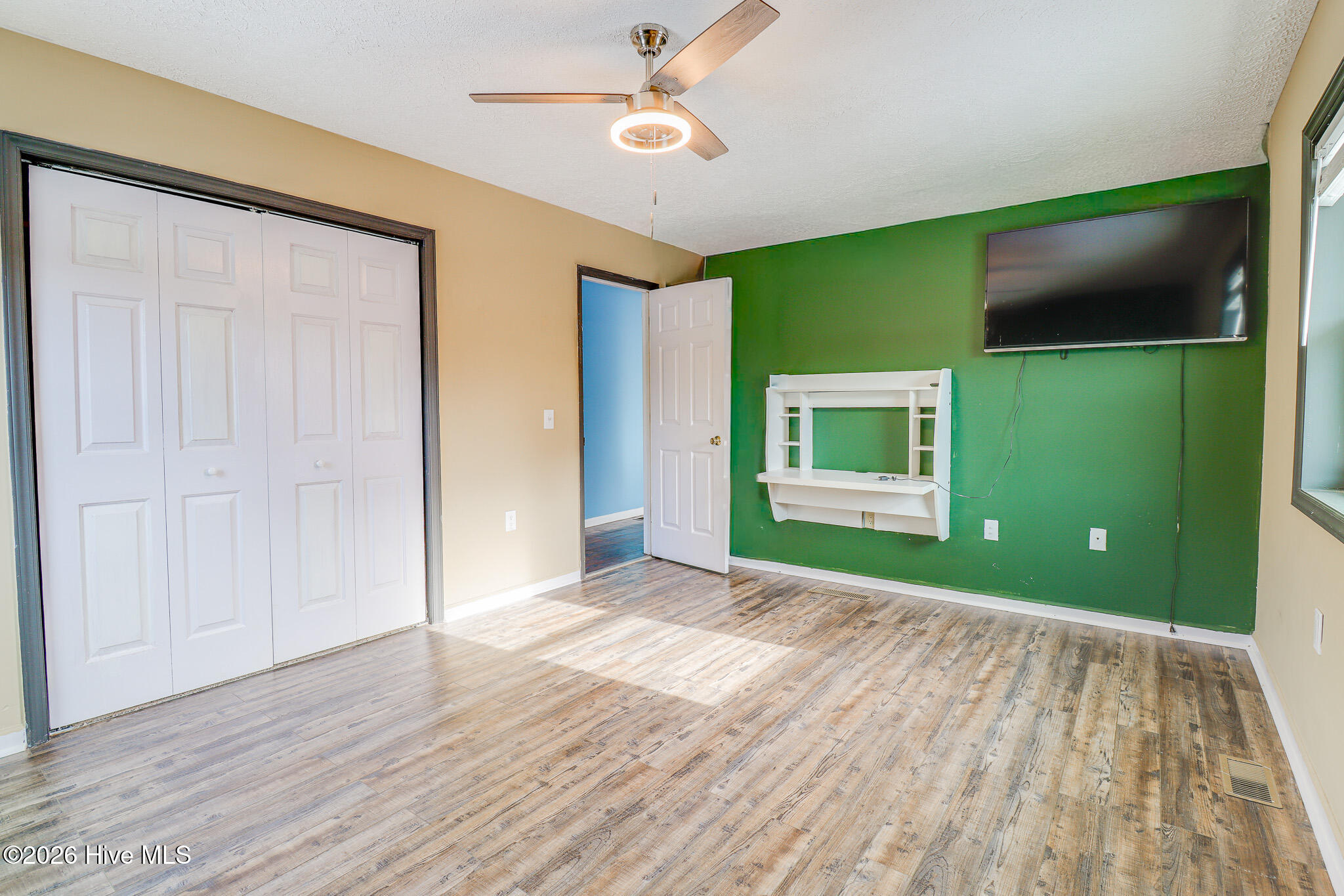 100544057 | Photo 32