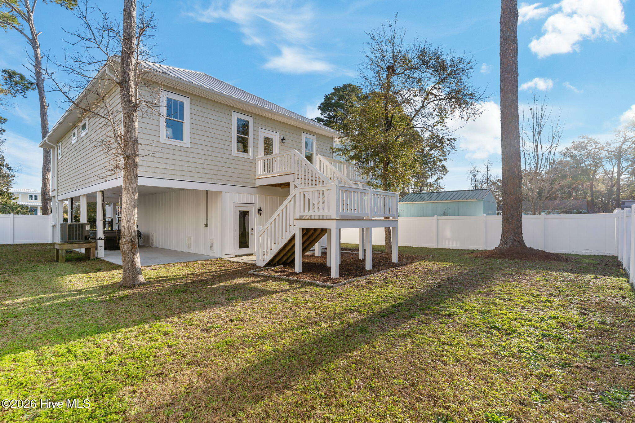 100561647 | Photo 46