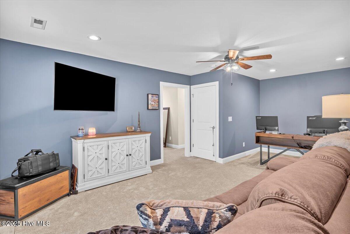 100544439 | Photo 40