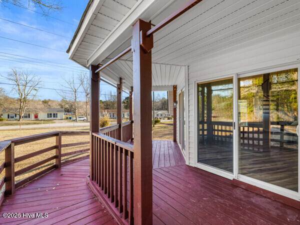 100558460 | Photo 40