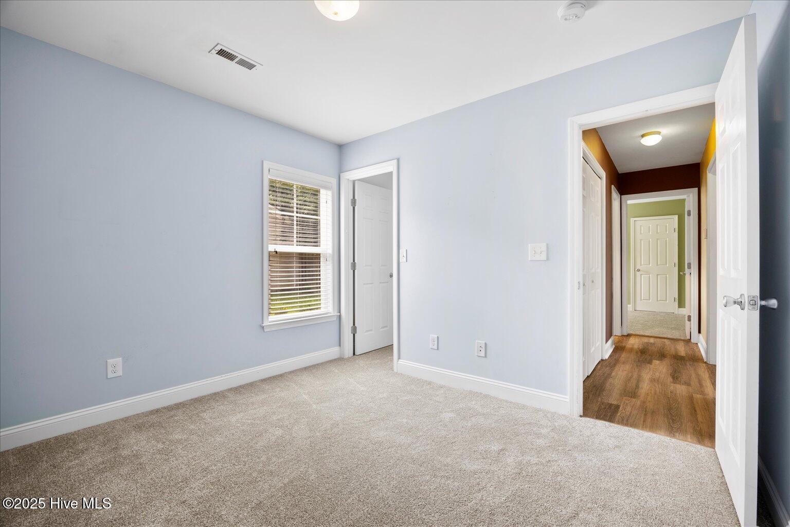 100523963 | Photo 31