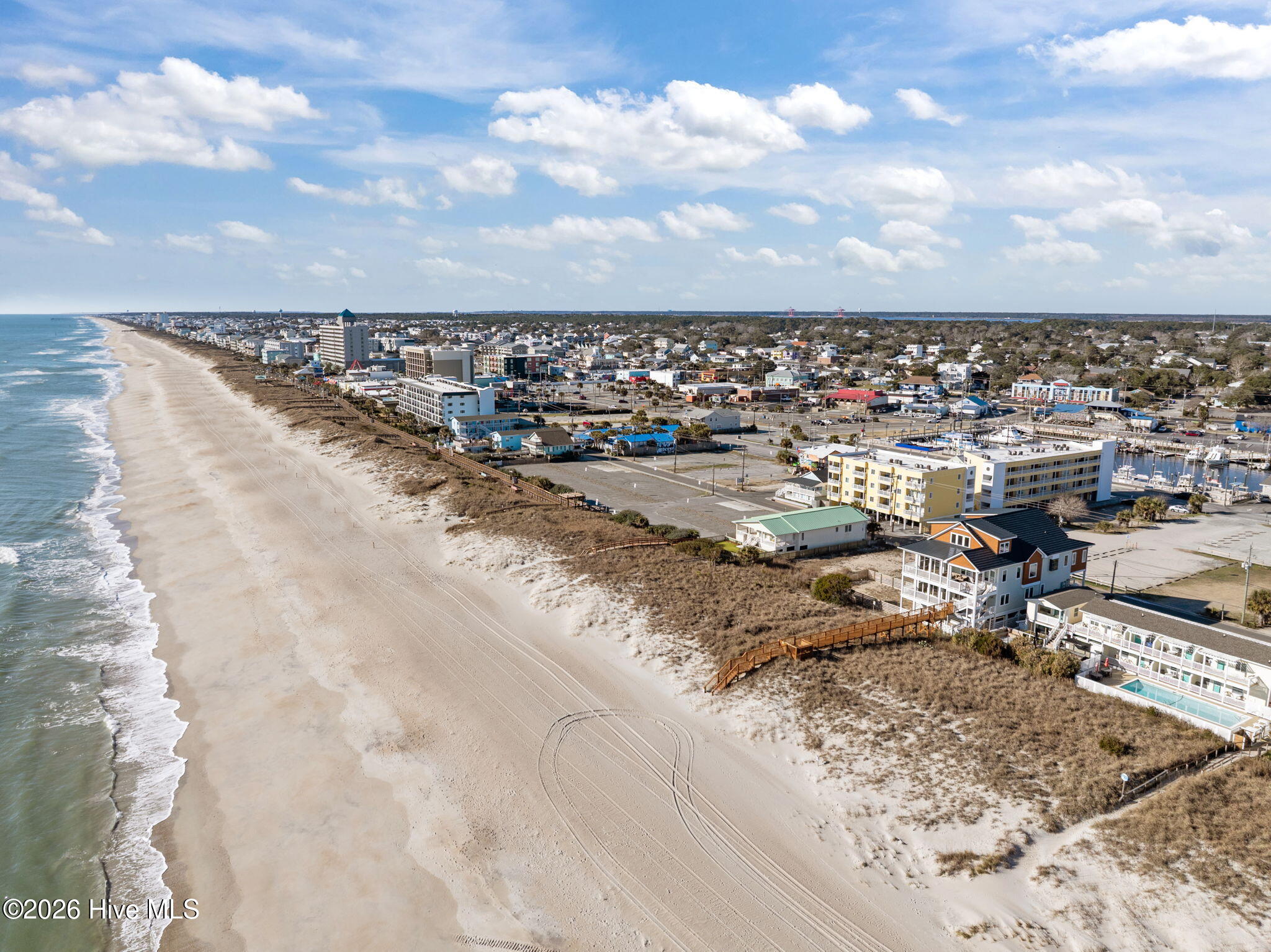 100554611 | Photo 32