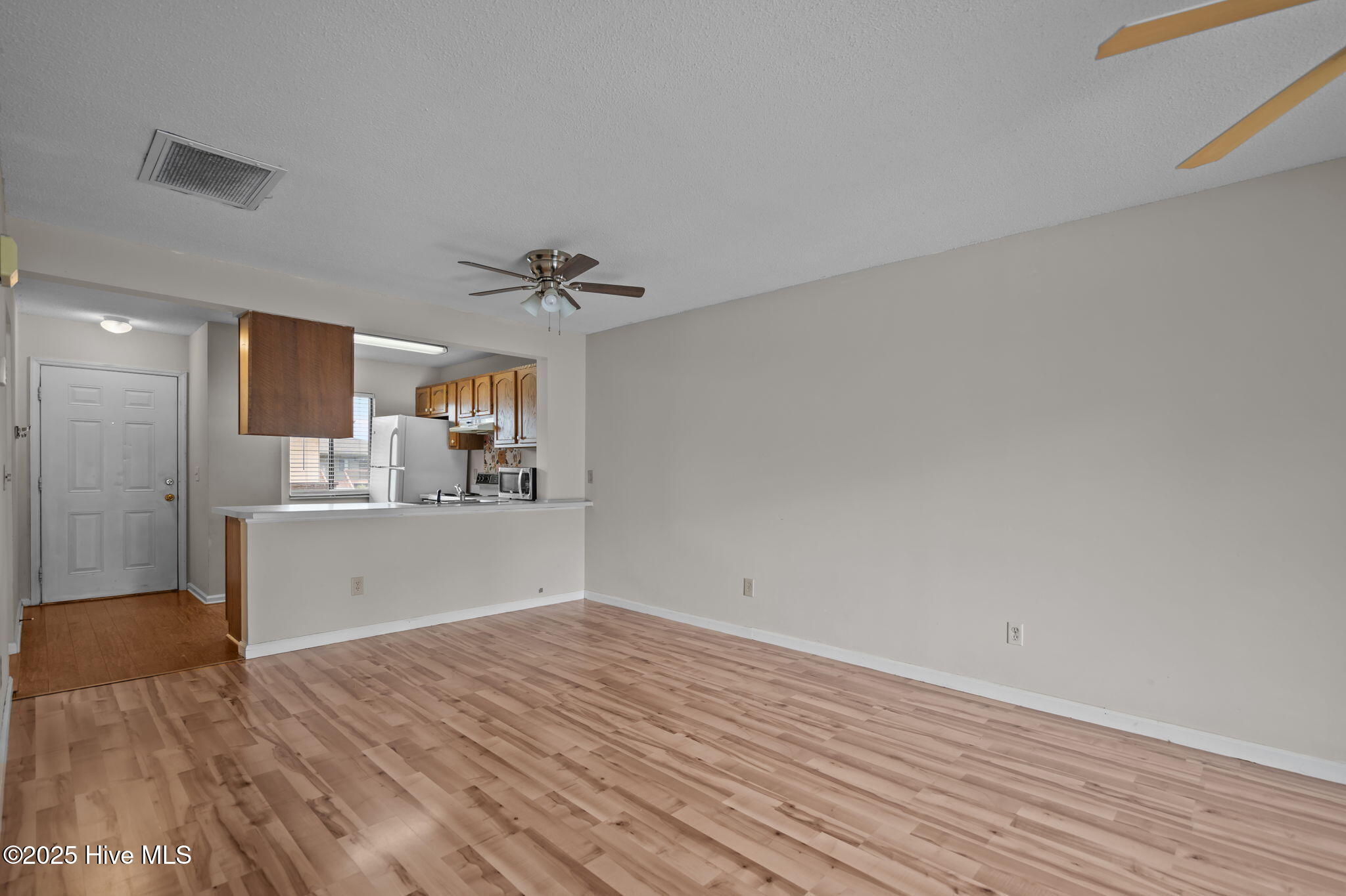 100529850 | Photo 20