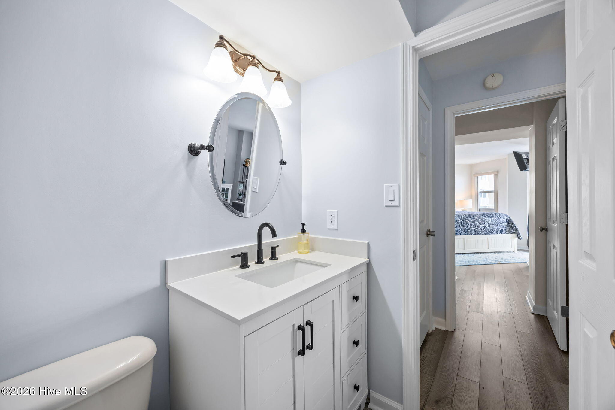 100557729 | Photo 21