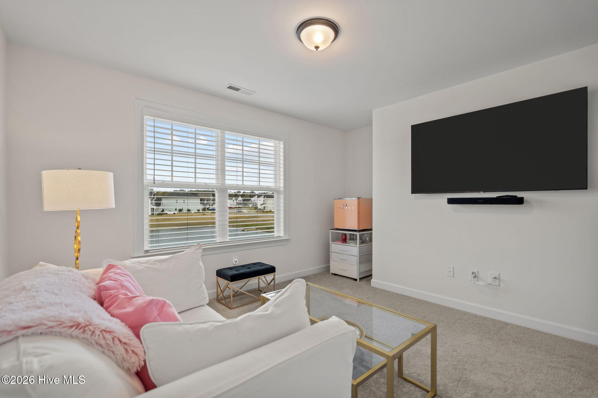 100562858 | Photo 47