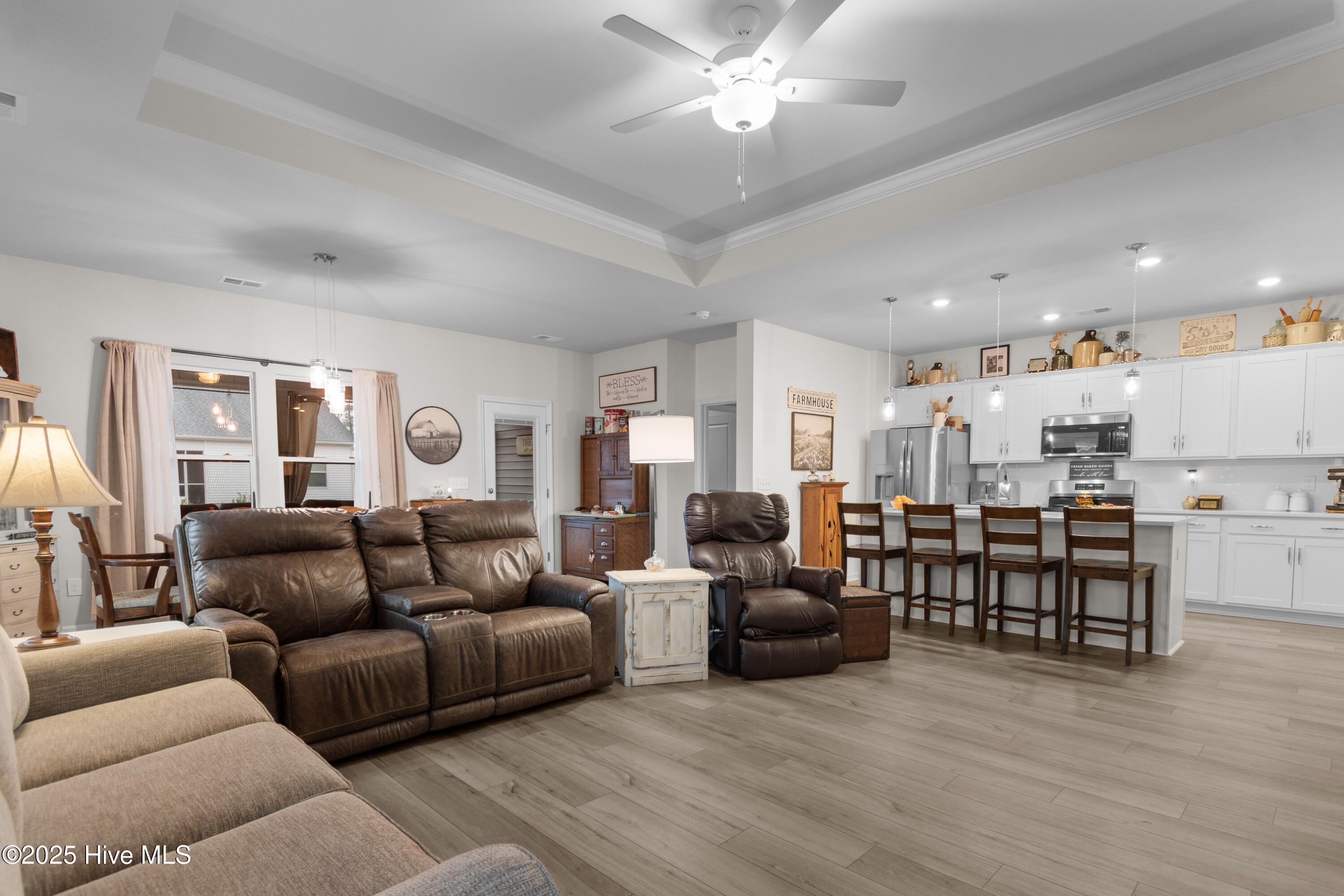 100543949 | Photo 12