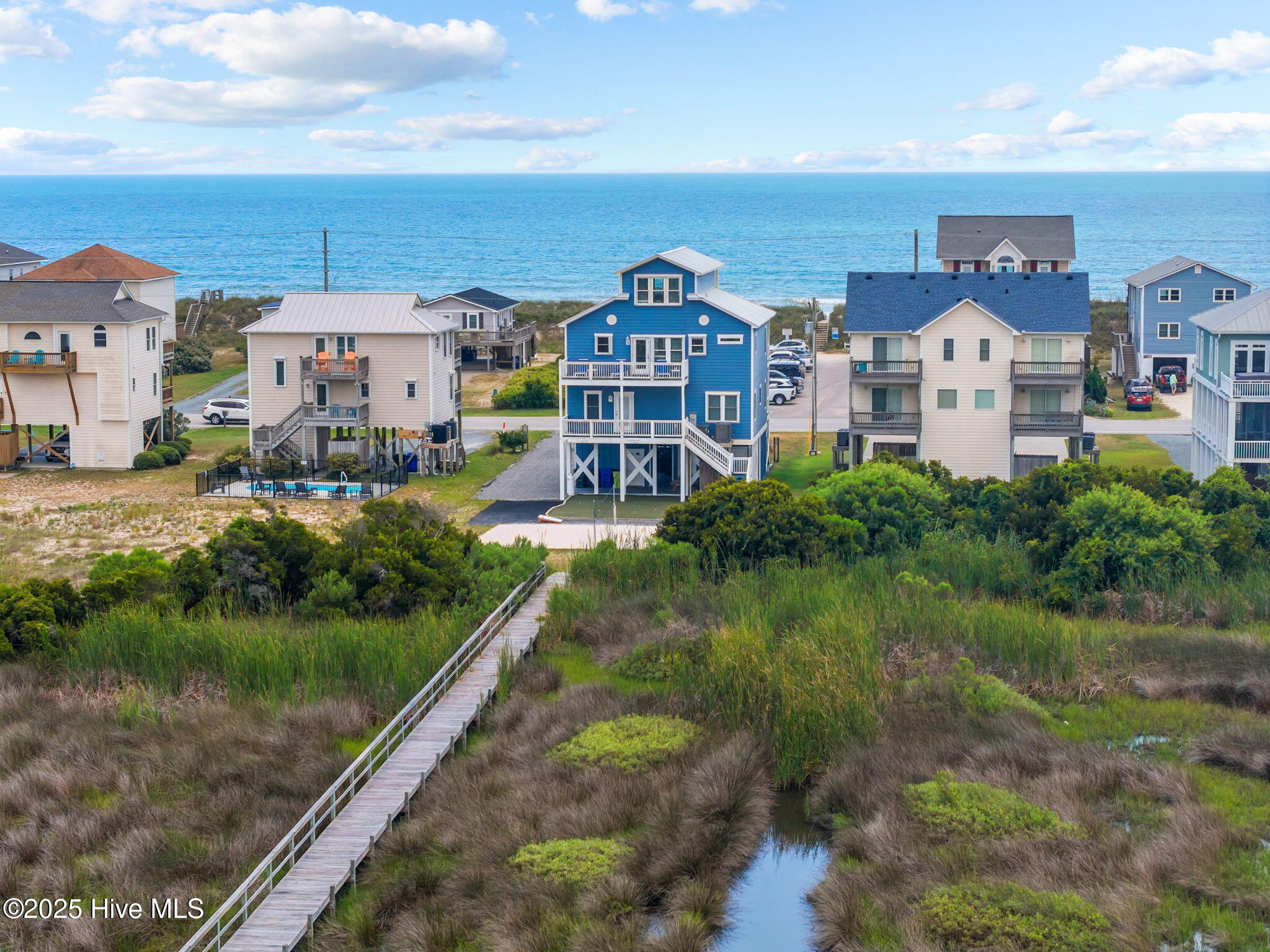 100496177 | Photo 61