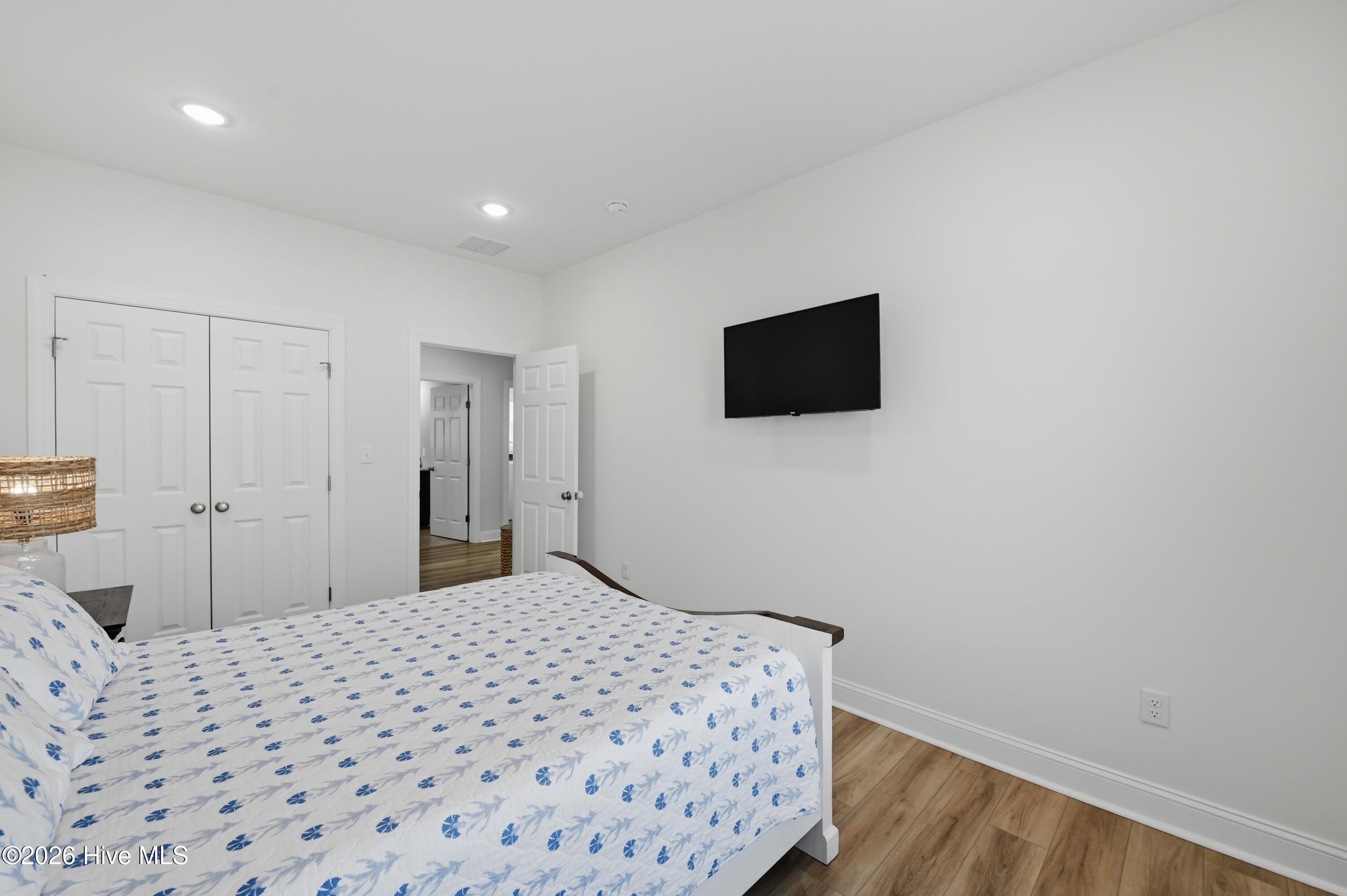 100561977 | Photo 39