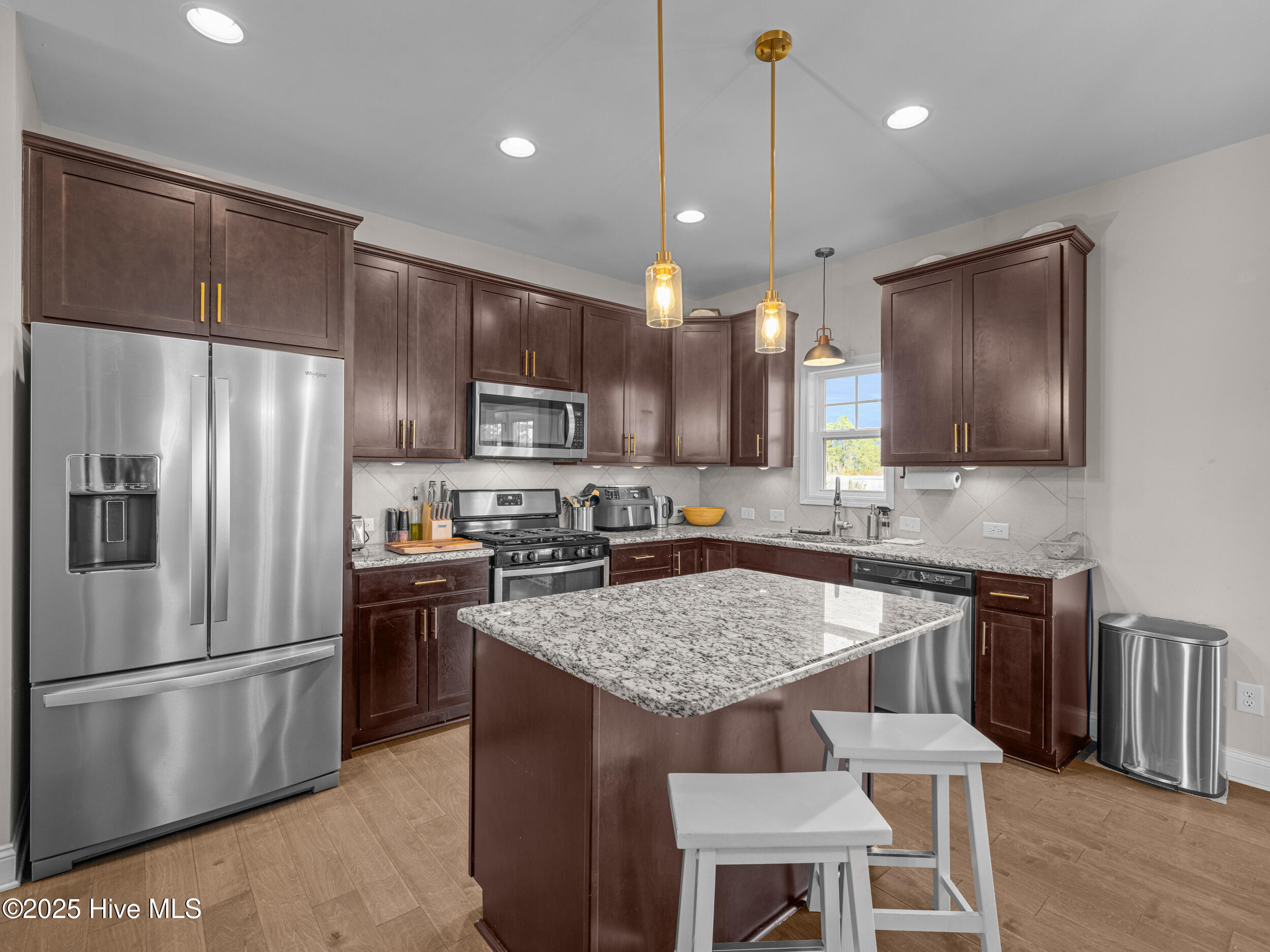 100545070 | Photo 15