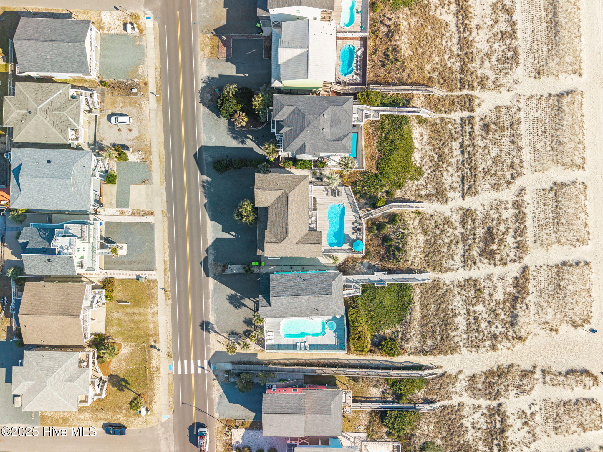 100542576 | Photo 85