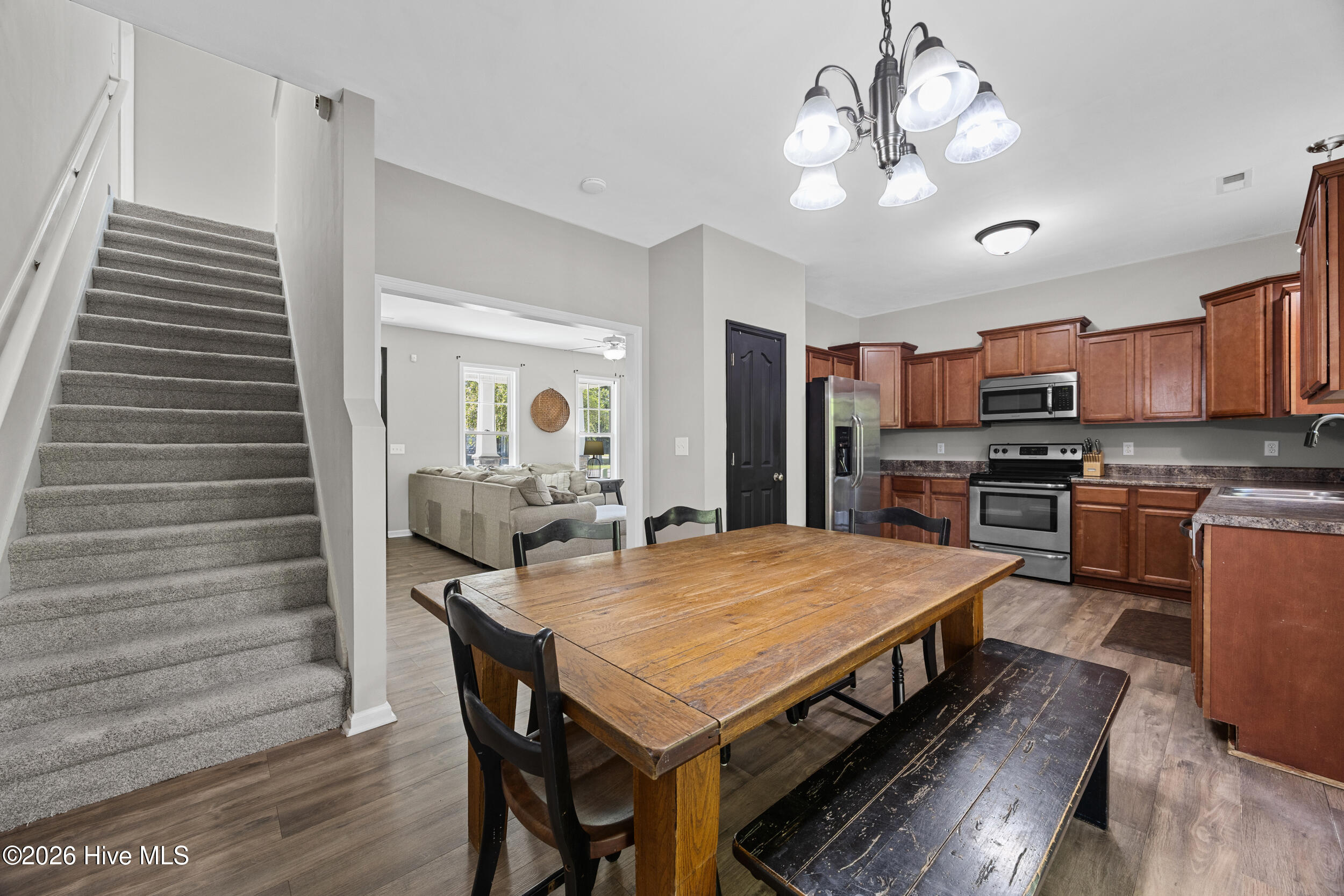 100567272 | Photo 17