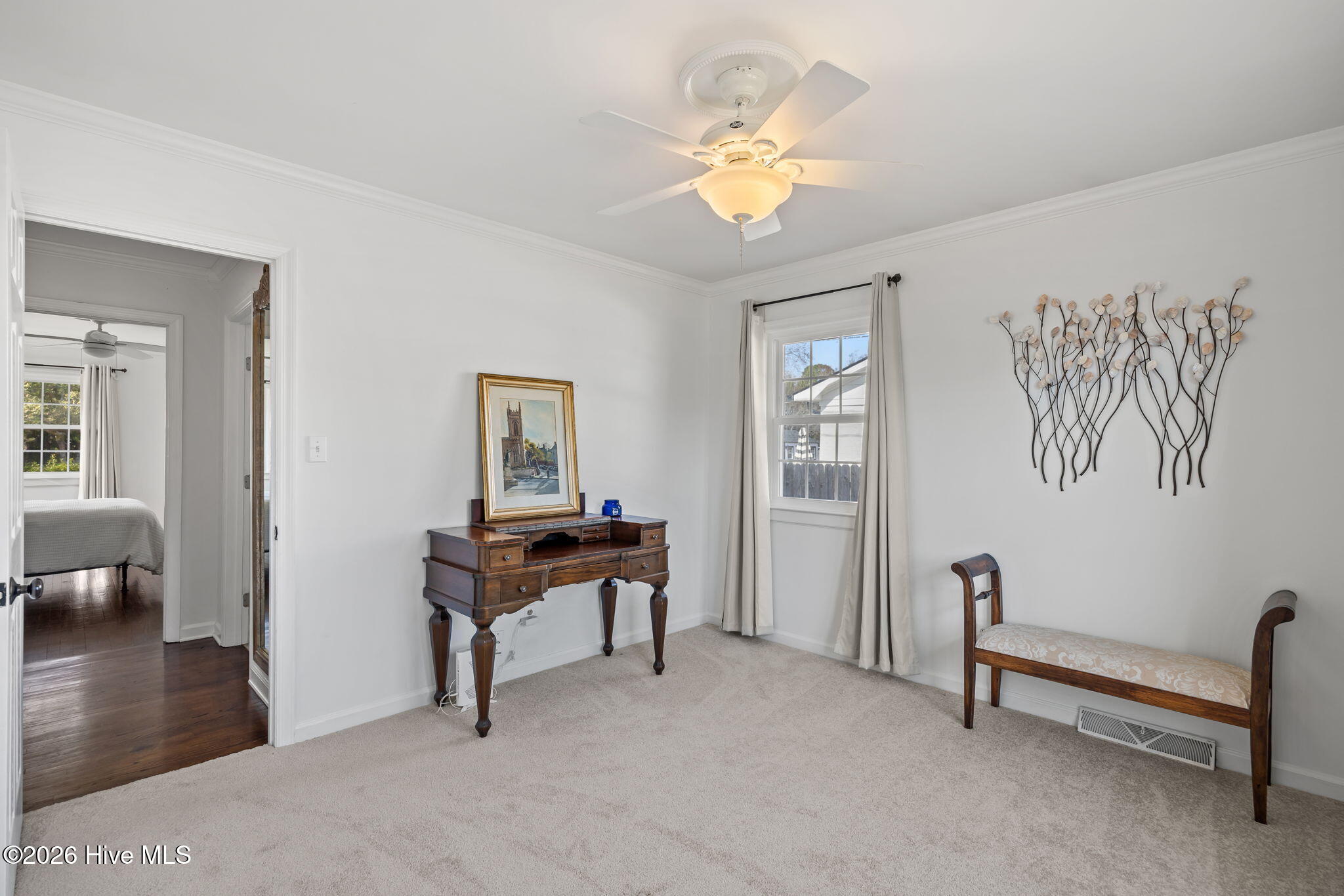 100557459 | Photo 35