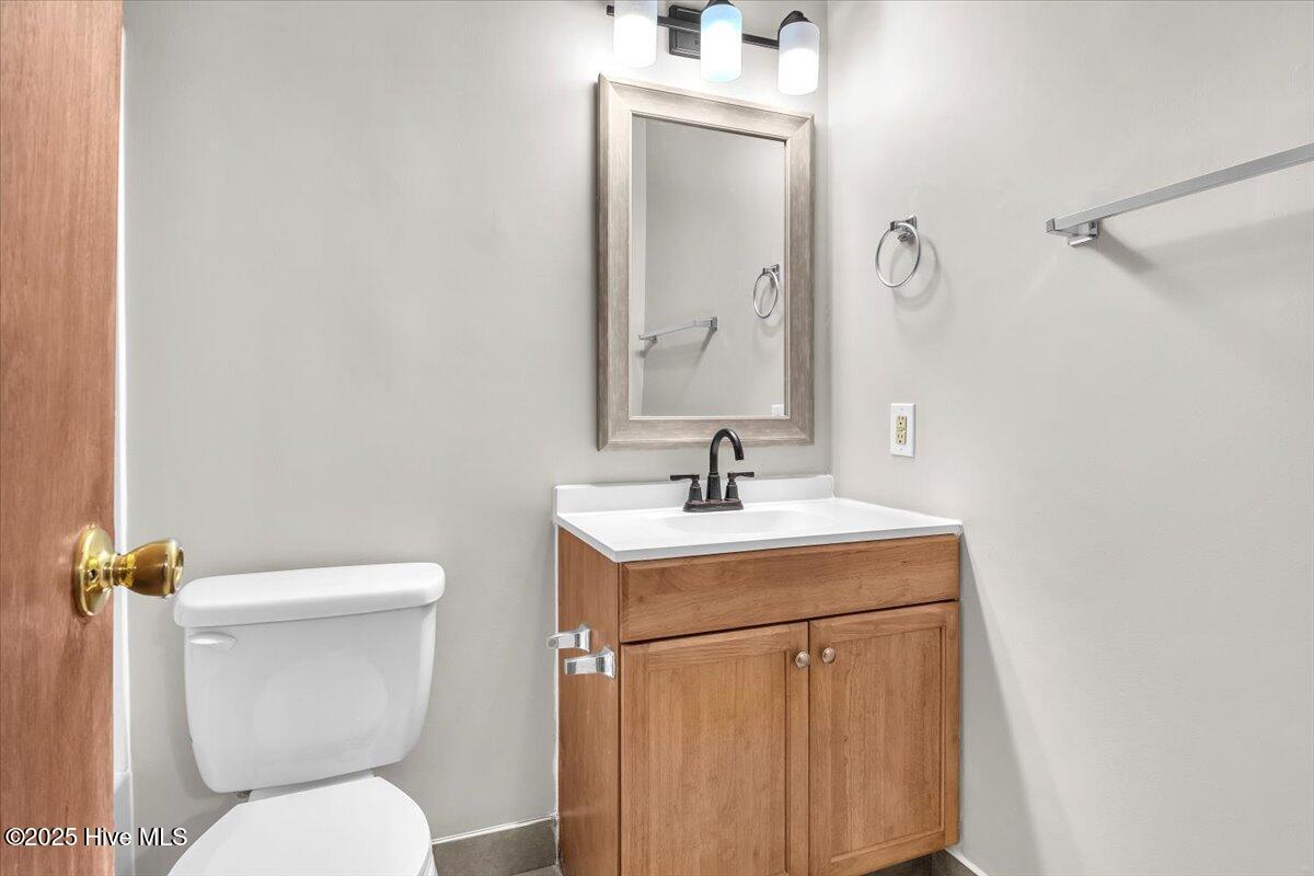 100545519 | Photo 16