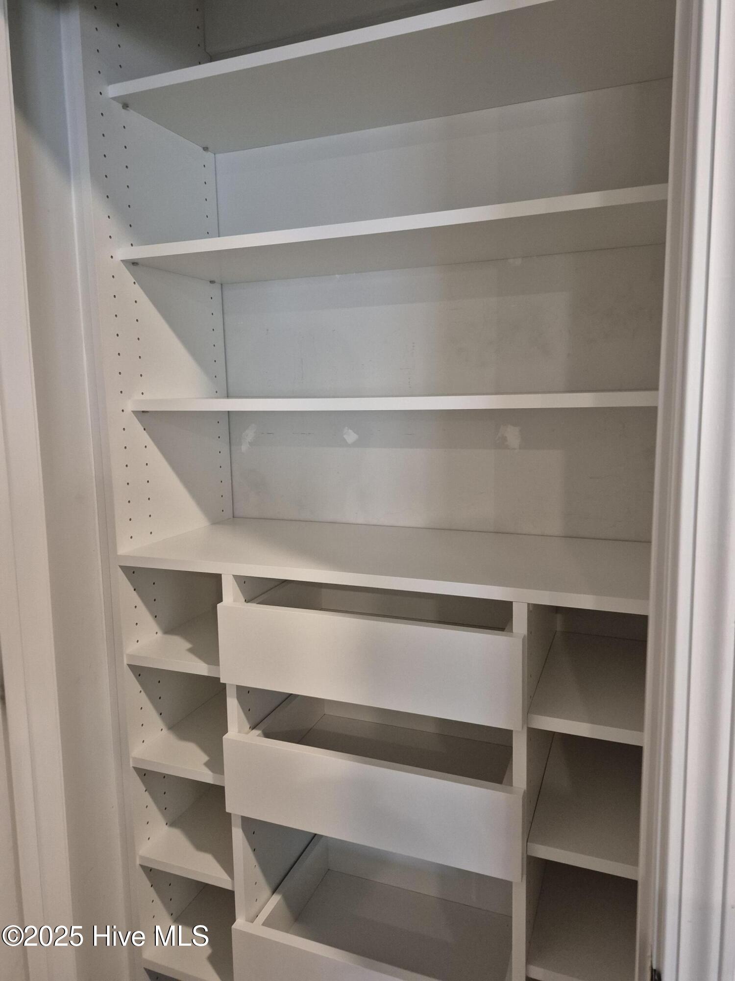 100542617 | Photo 41