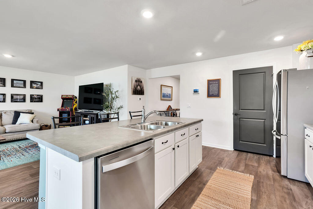 100569698 | Photo 12