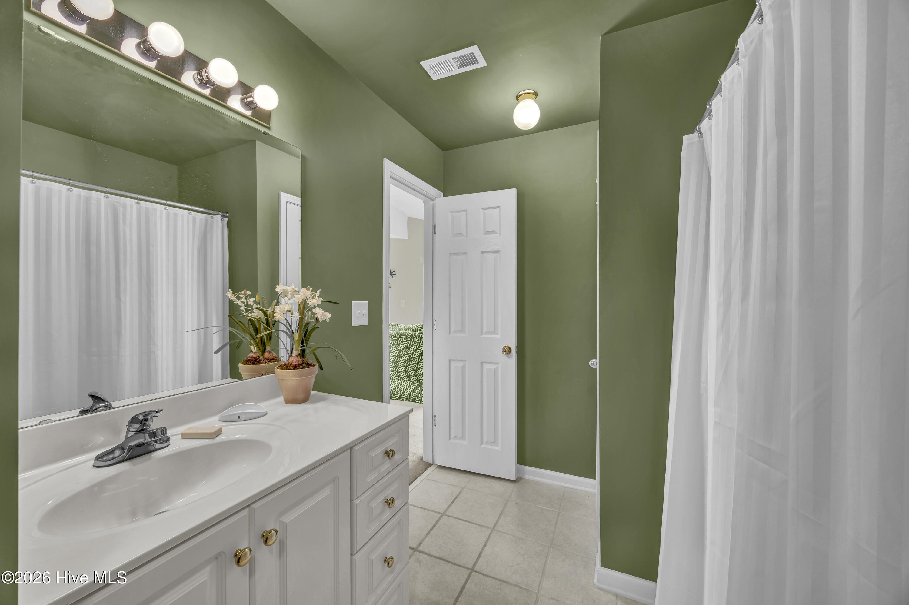 100550758 | Photo 19