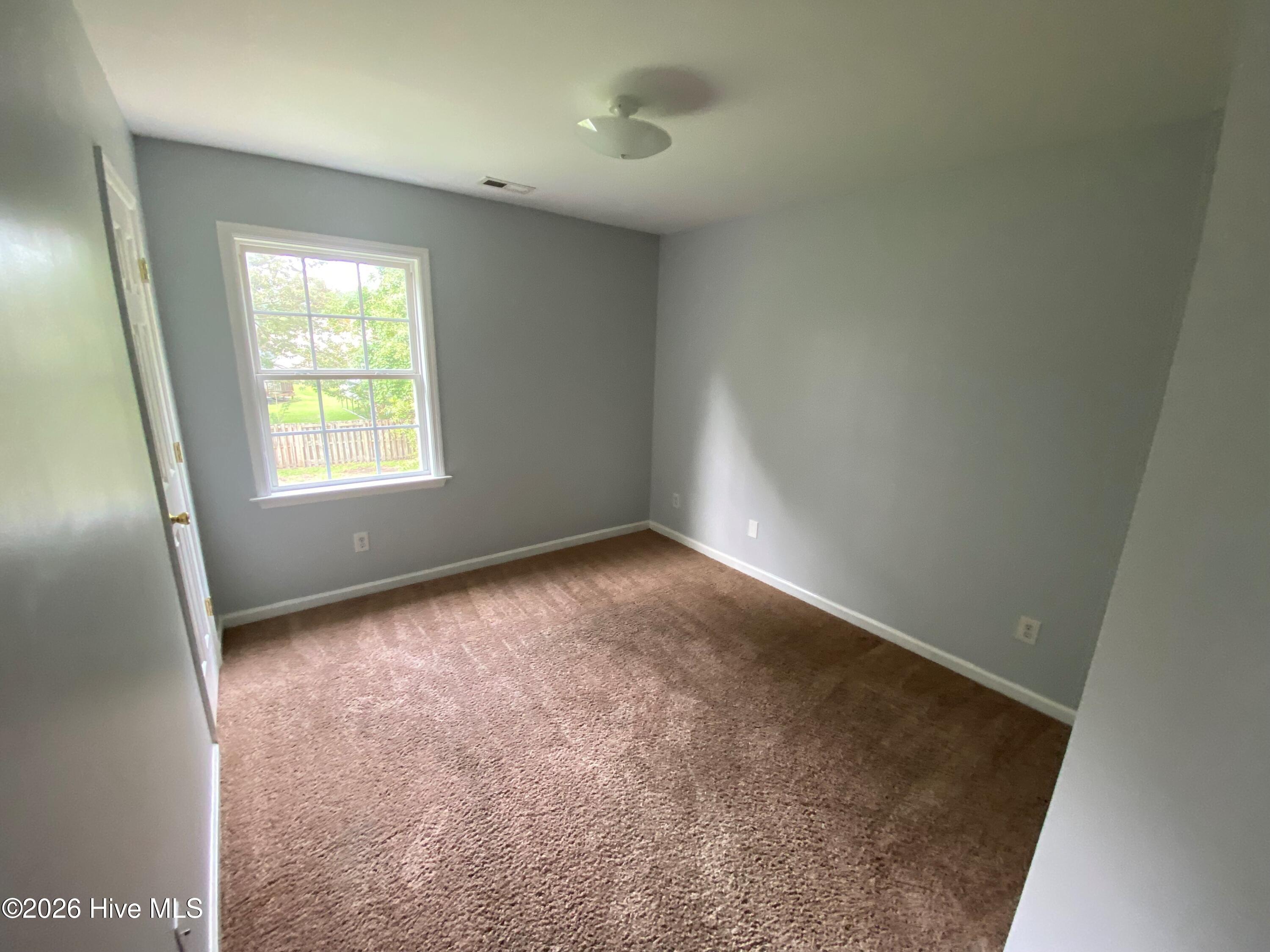 100566340 | Photo 17