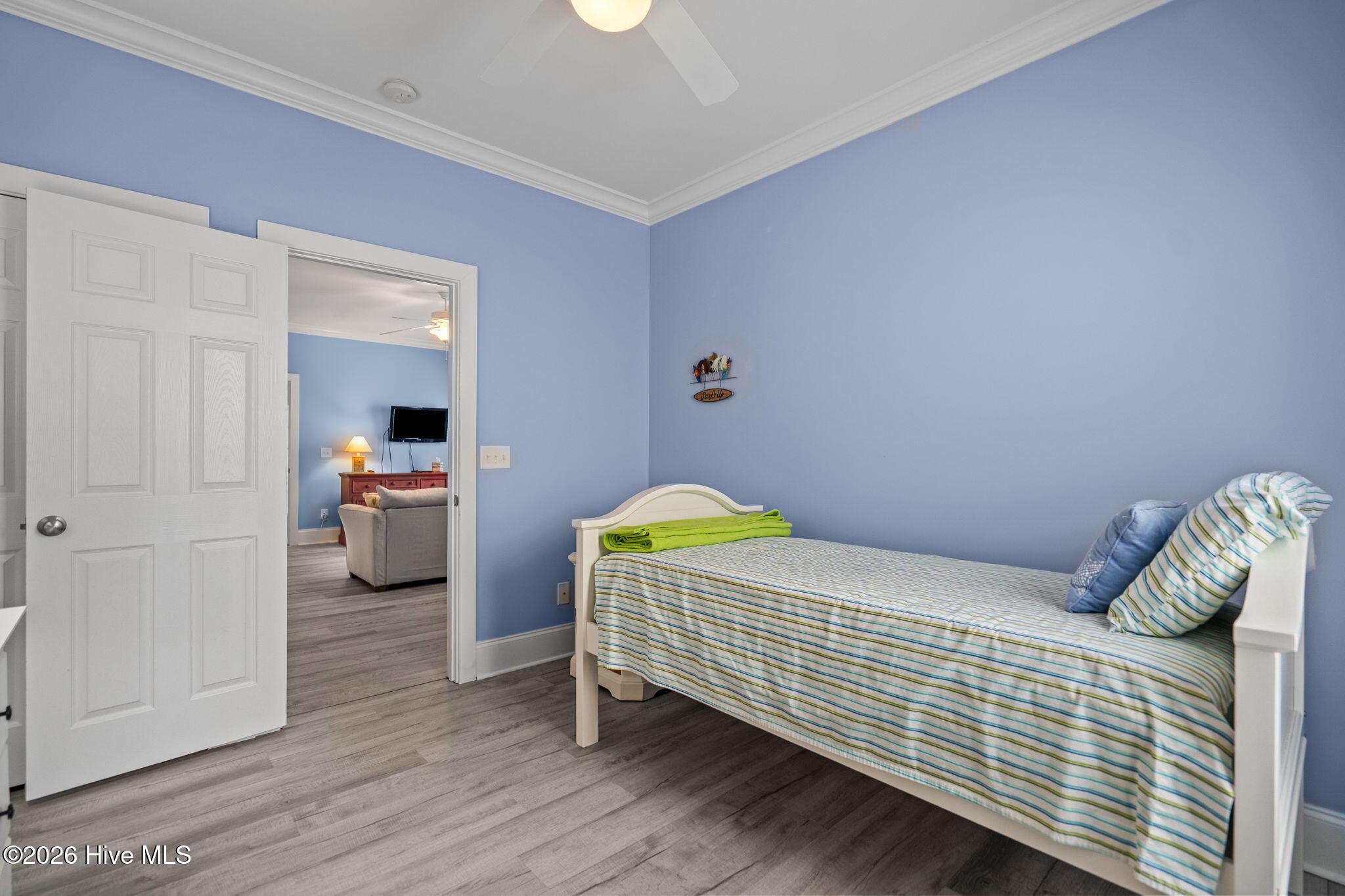 100561147 | Photo 13