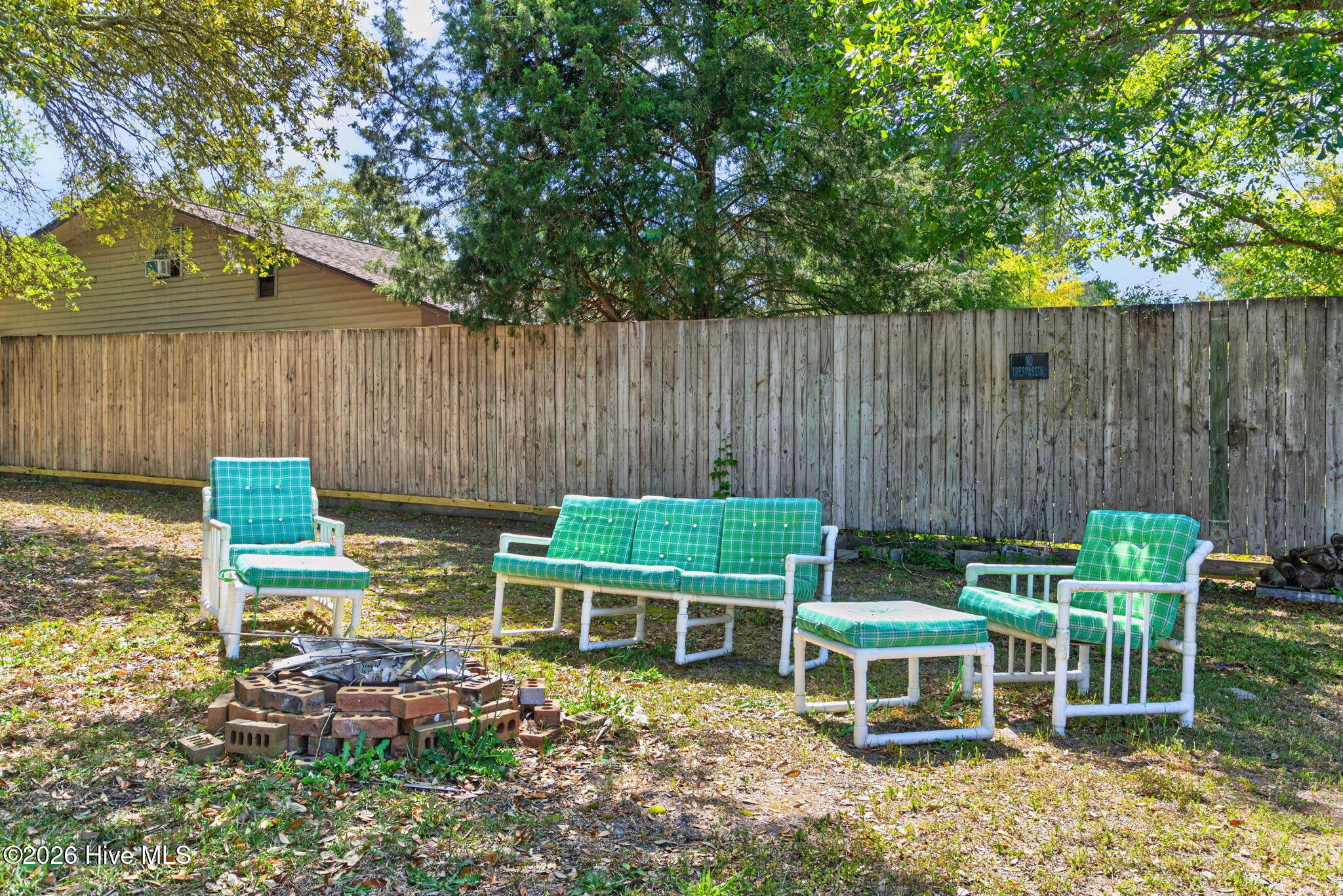 100567850 | Photo 45