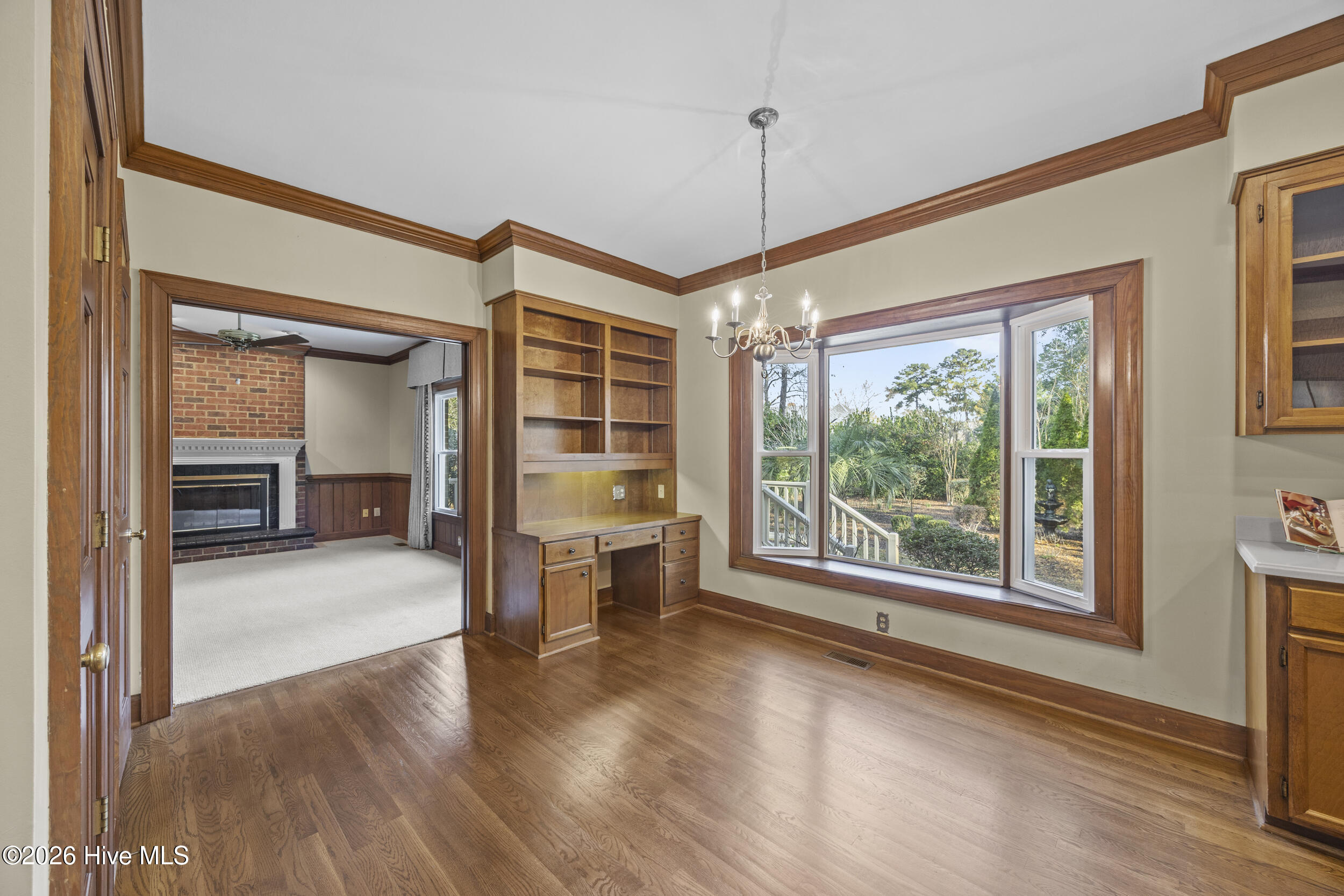 100560704 | Photo 29