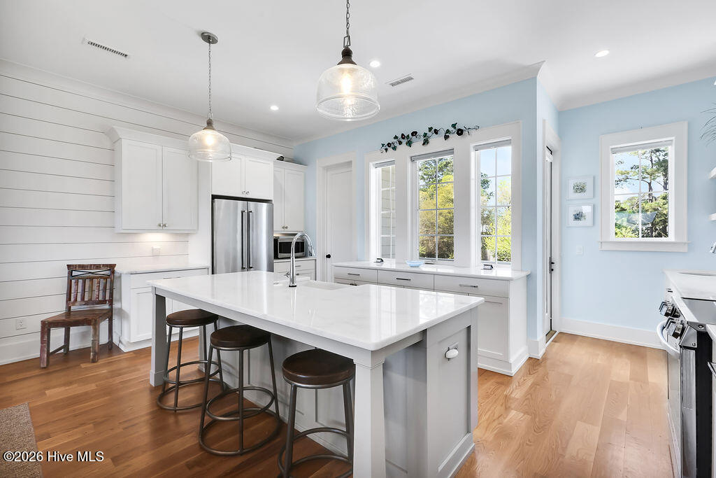 100564956 | Photo 11