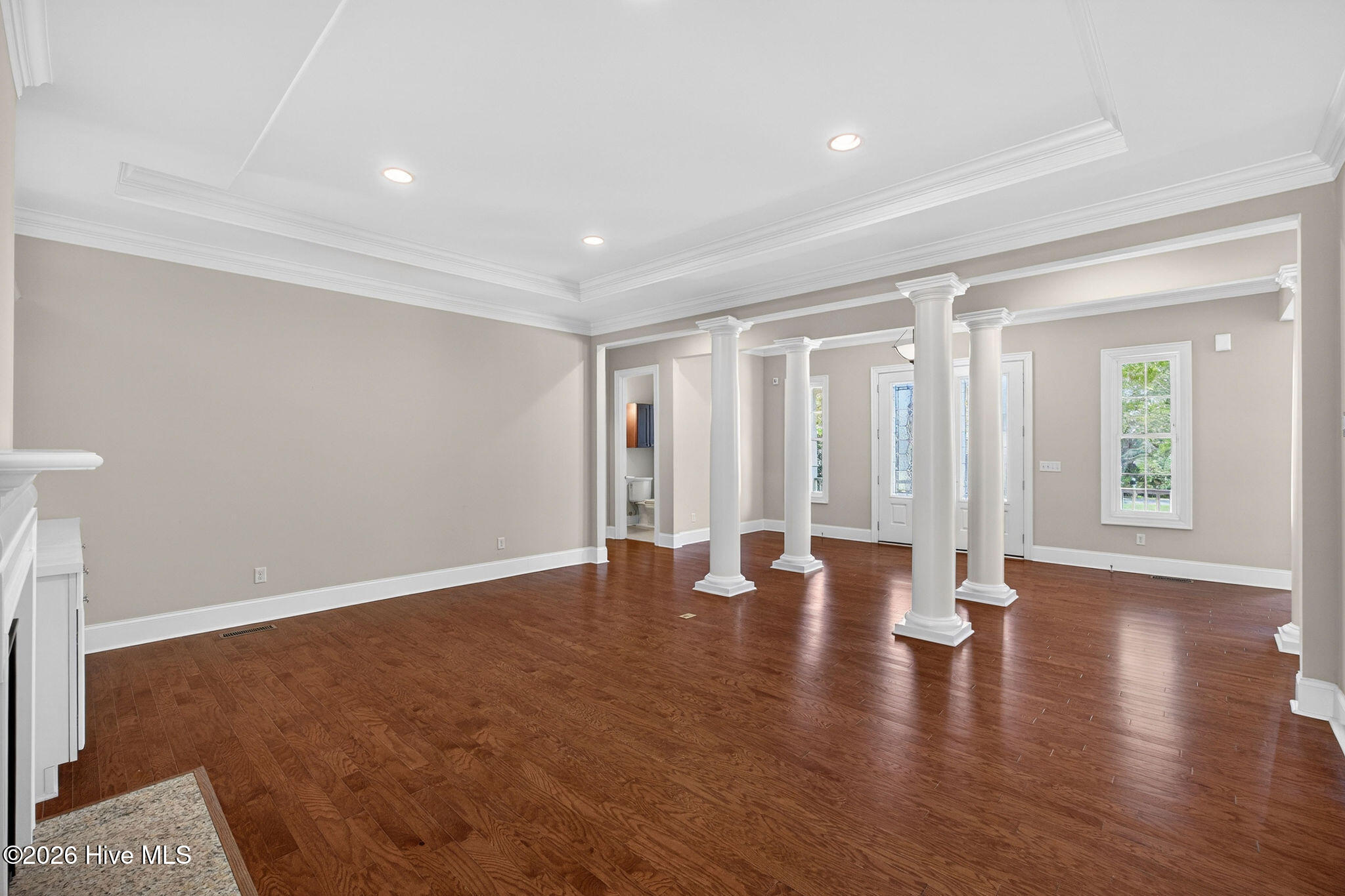 100566414 | Photo 23