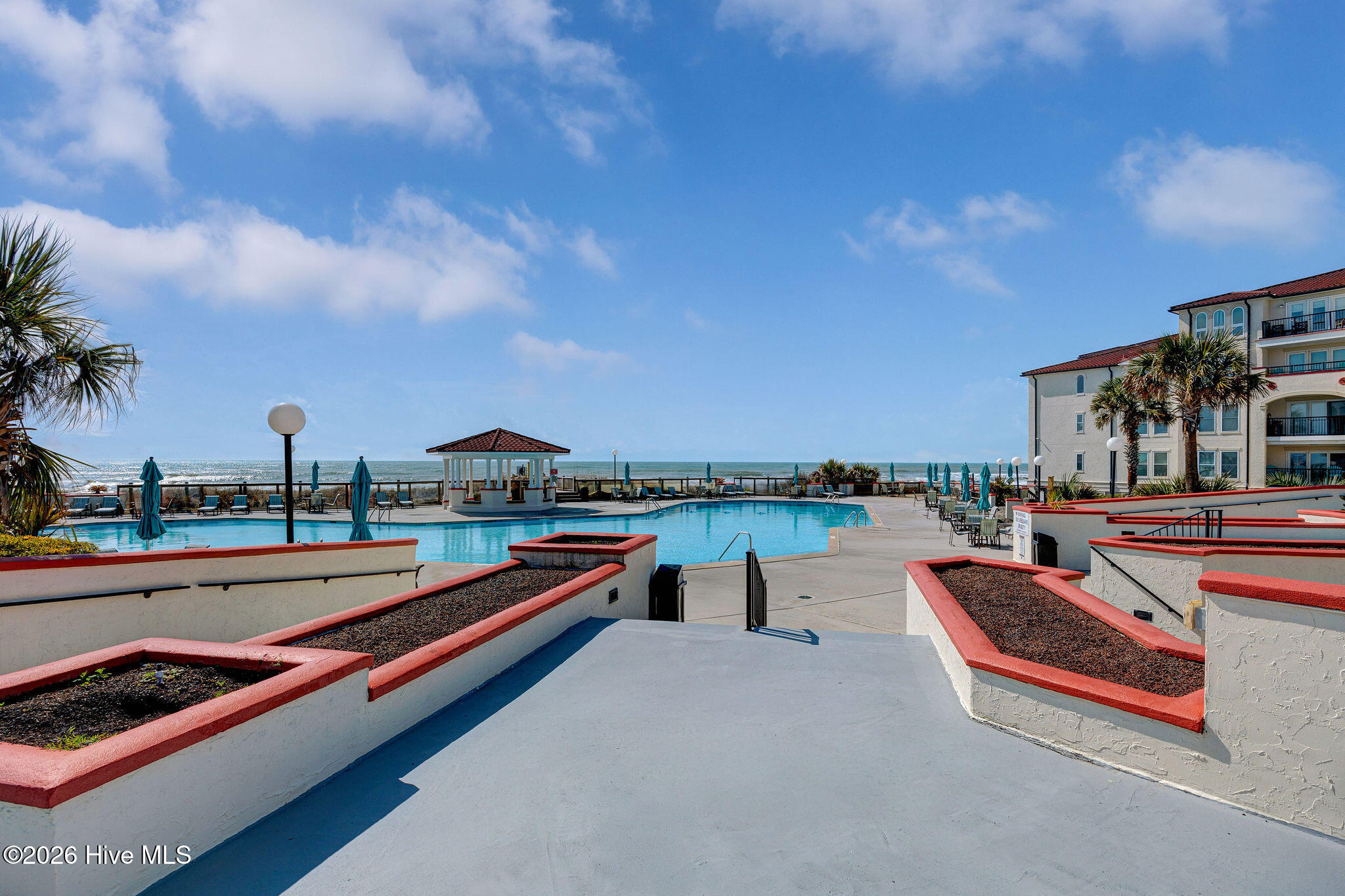 100549850 | Photo 34