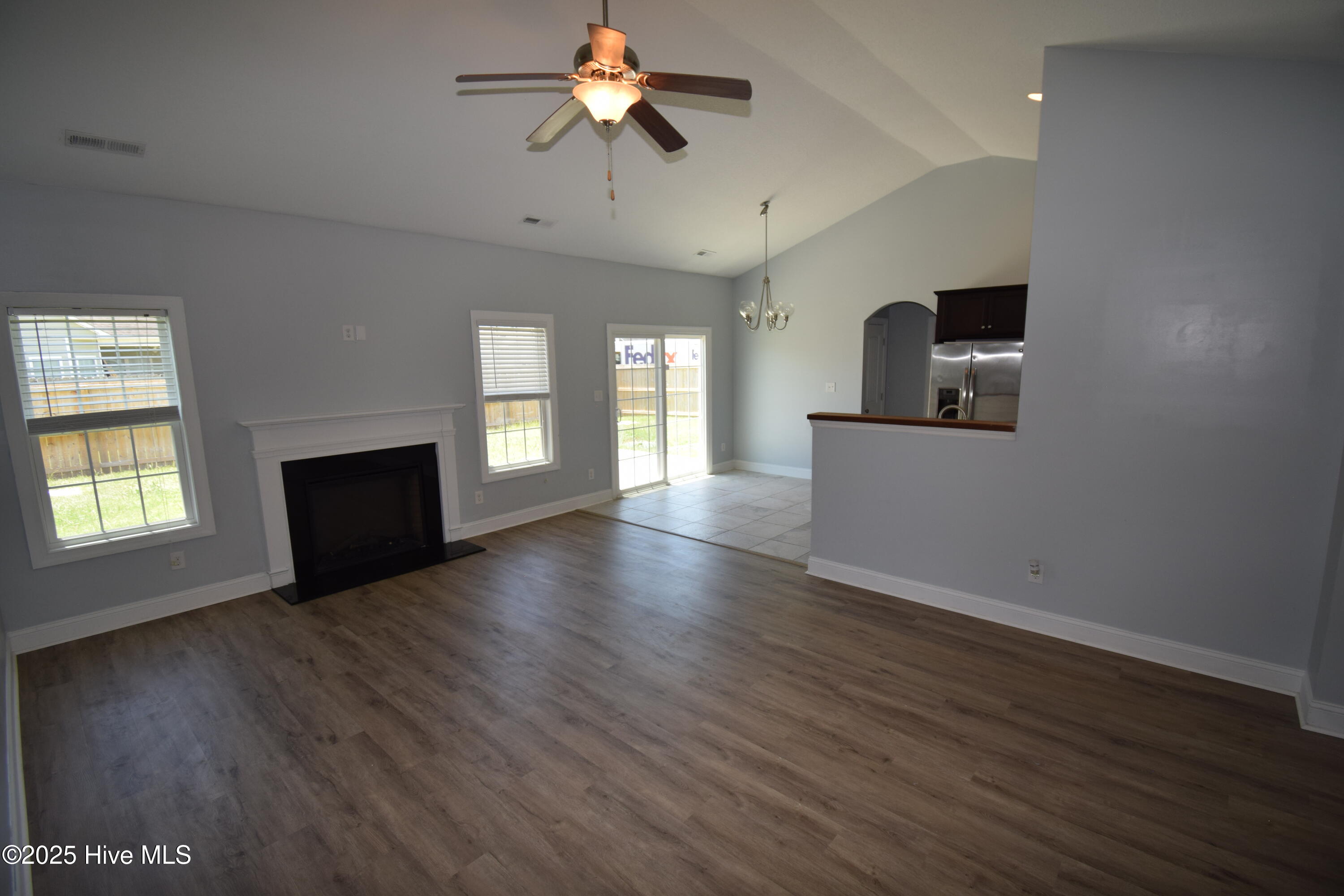 100515544 | Photo 10