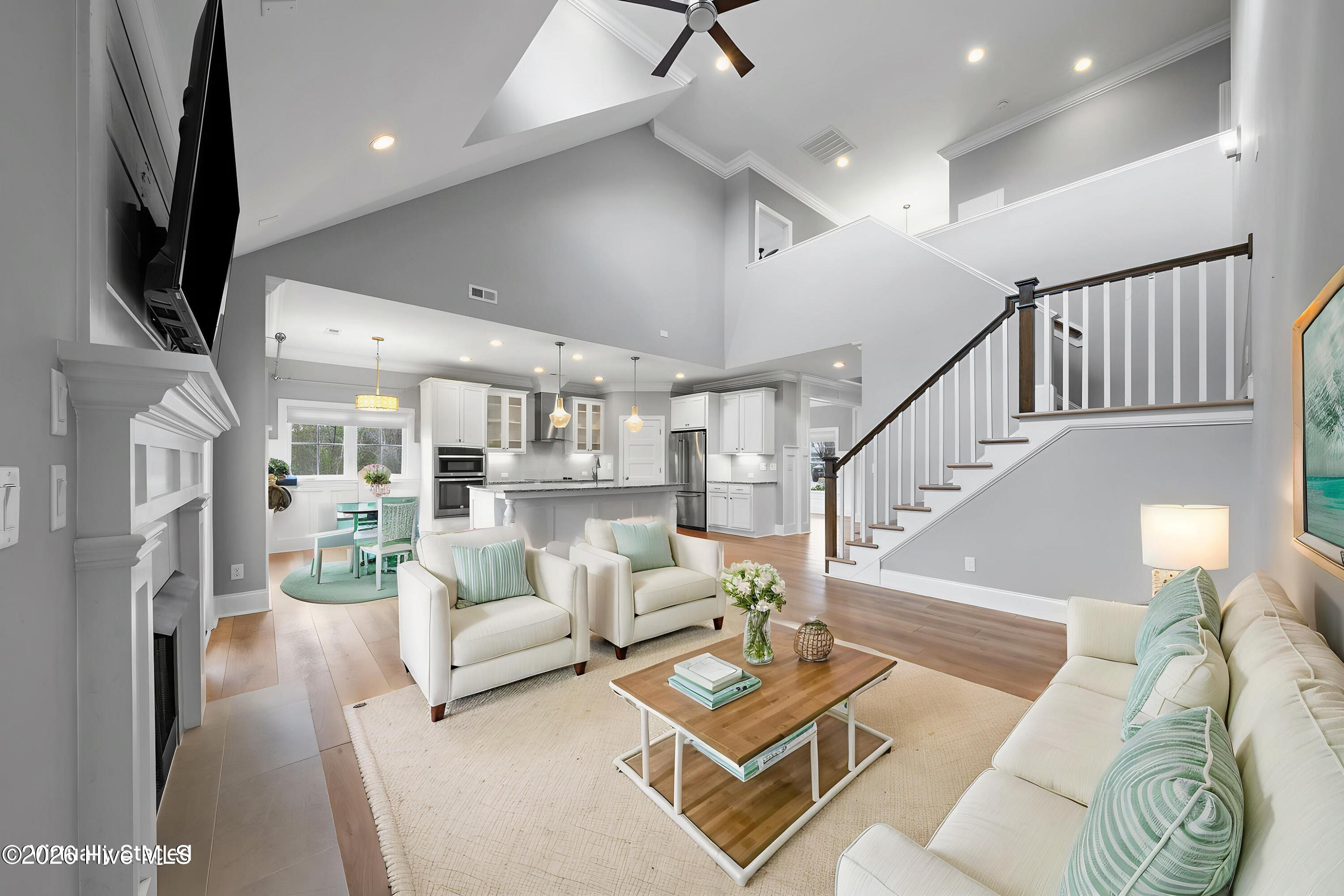 100544124 | Photo 15