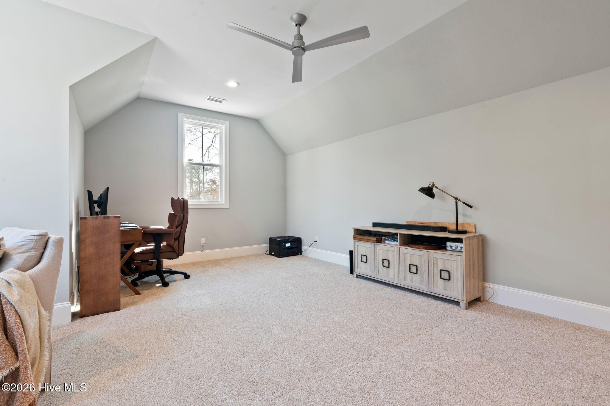 100551668 | Photo 70