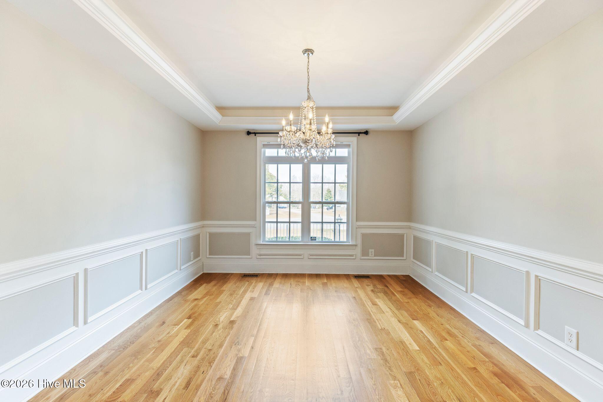 100553307 | Photo 33