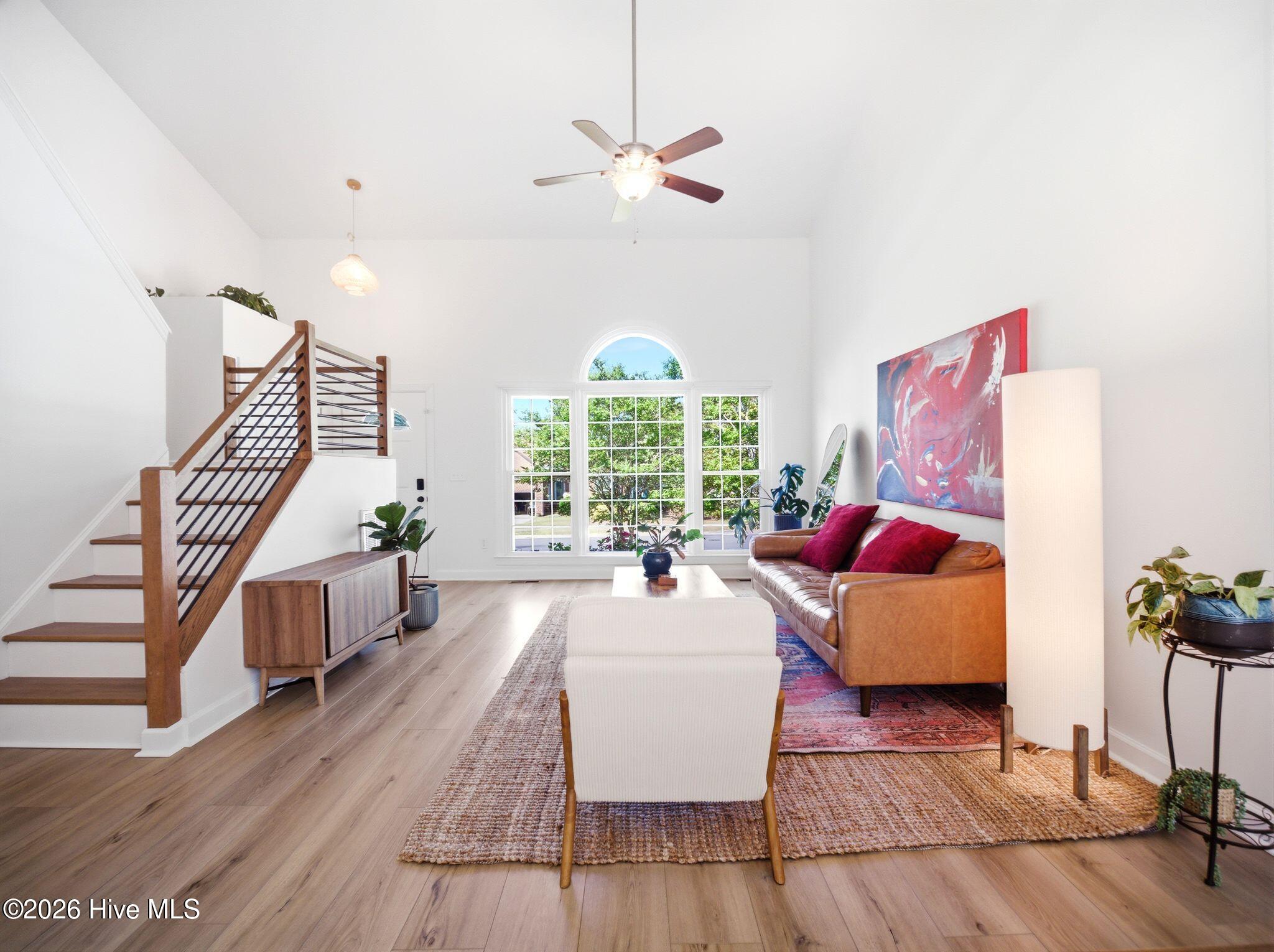 100568966 | Photo 10