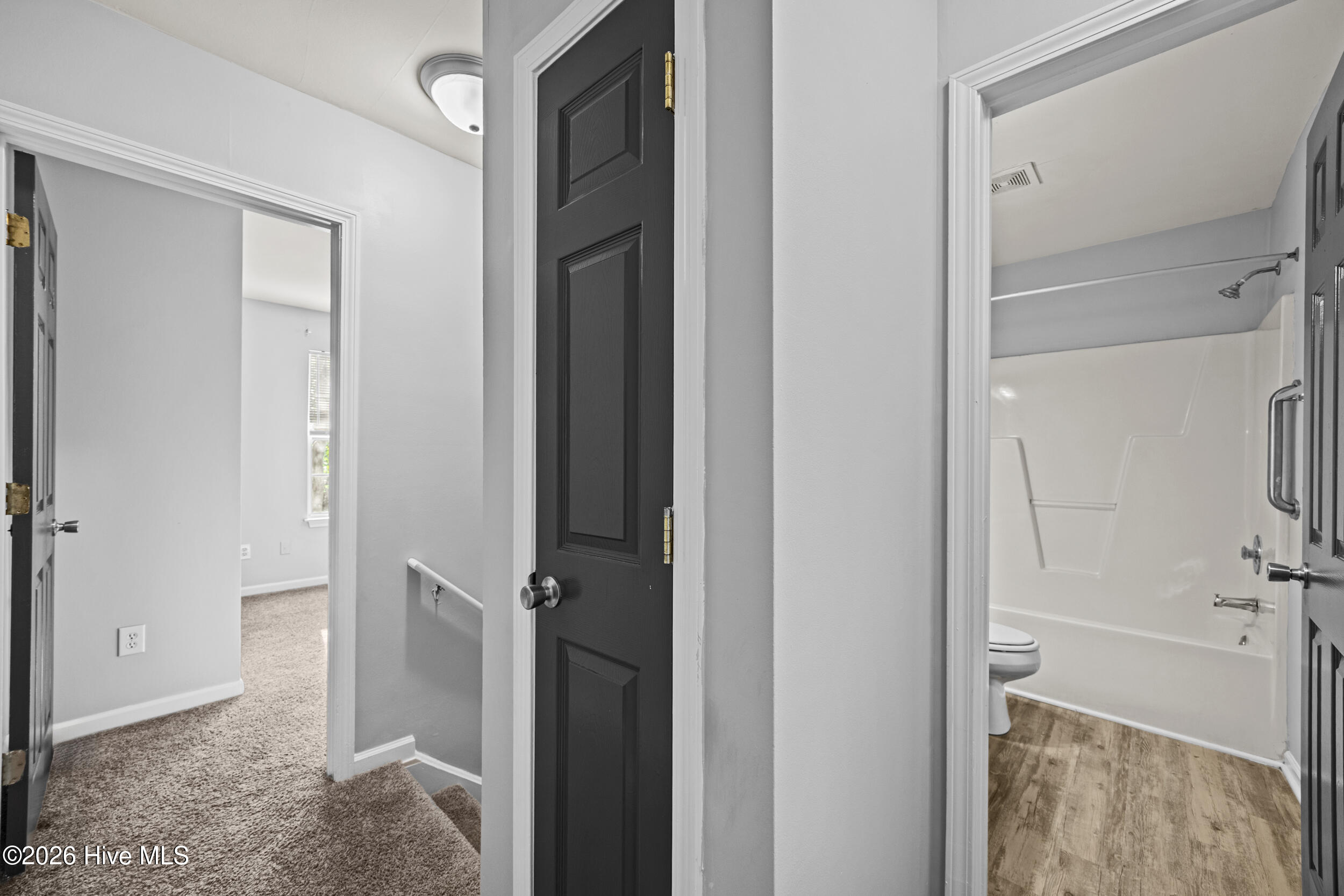 100561010 | Photo 22