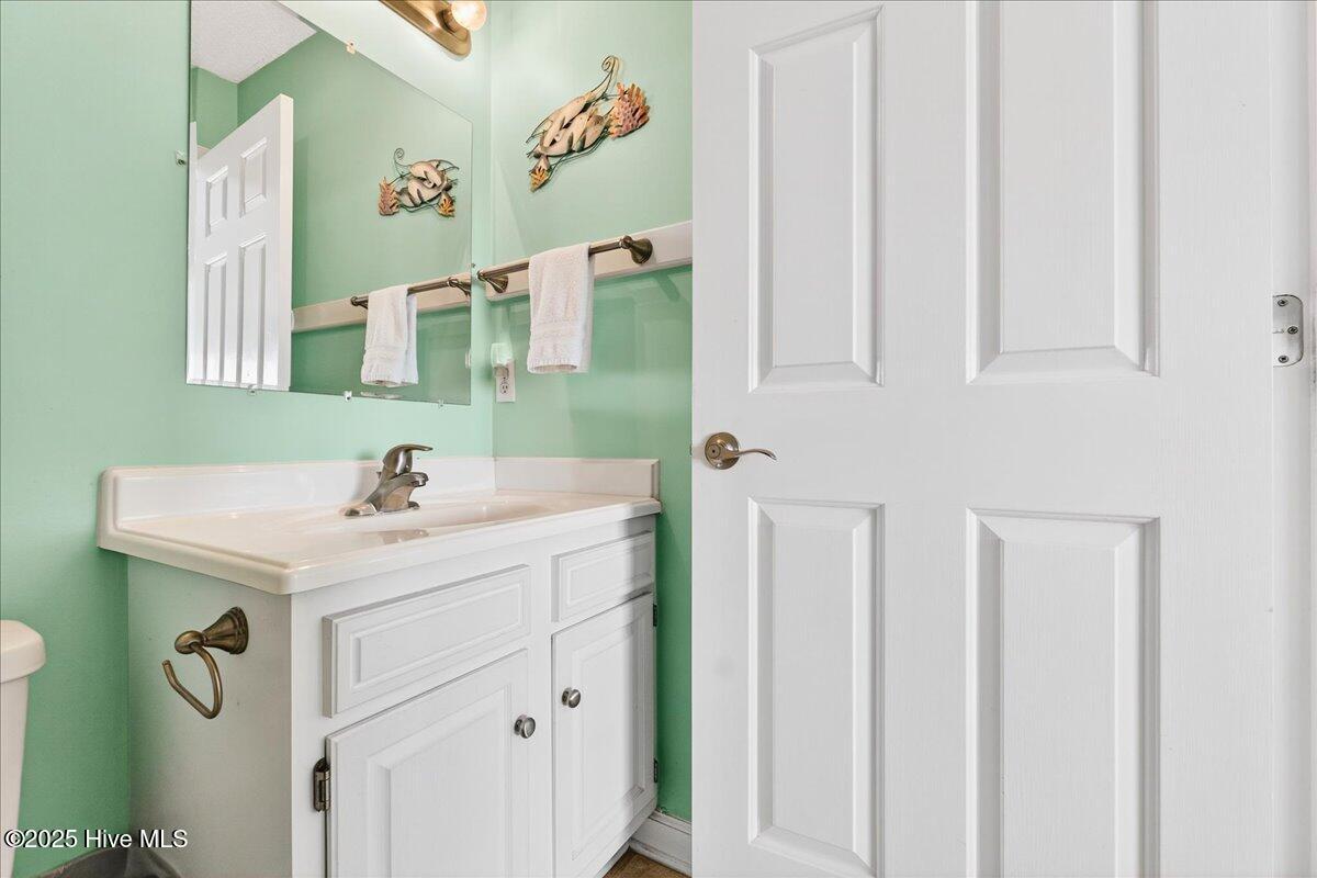 100538746 | Photo 28