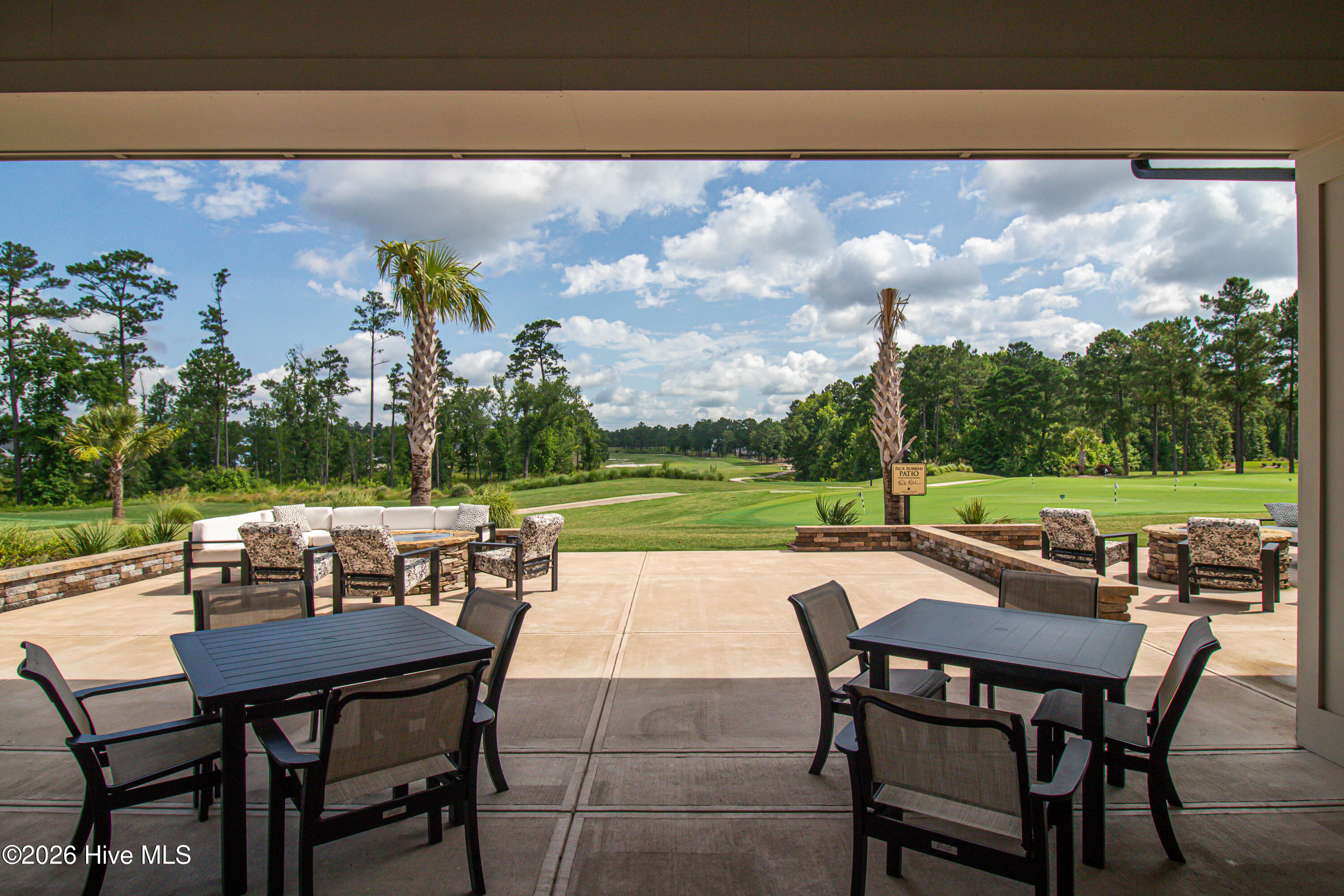 100562967 | Photo 77